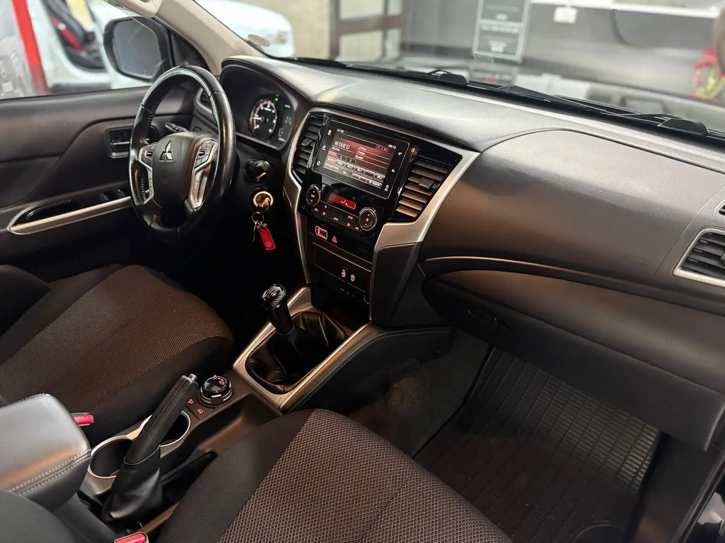 Mitsubishi L200 L200 2.3 D Club Cab 4x4 Super Select Intense Nero - 2