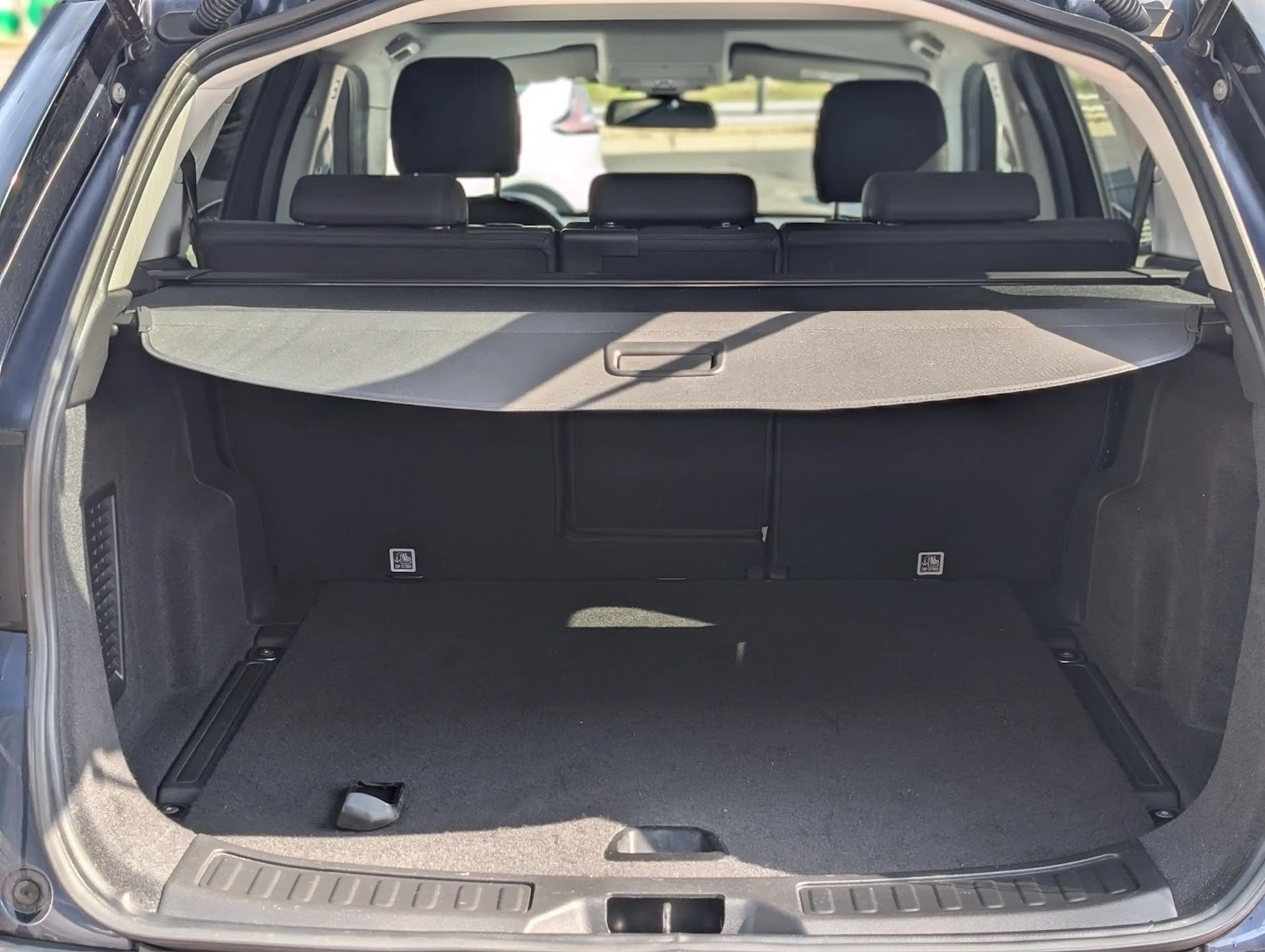 Land Rover Discovery Sport Discovery Sport SE AWD Bi-Xenon LED 9G Automatik — photo 14