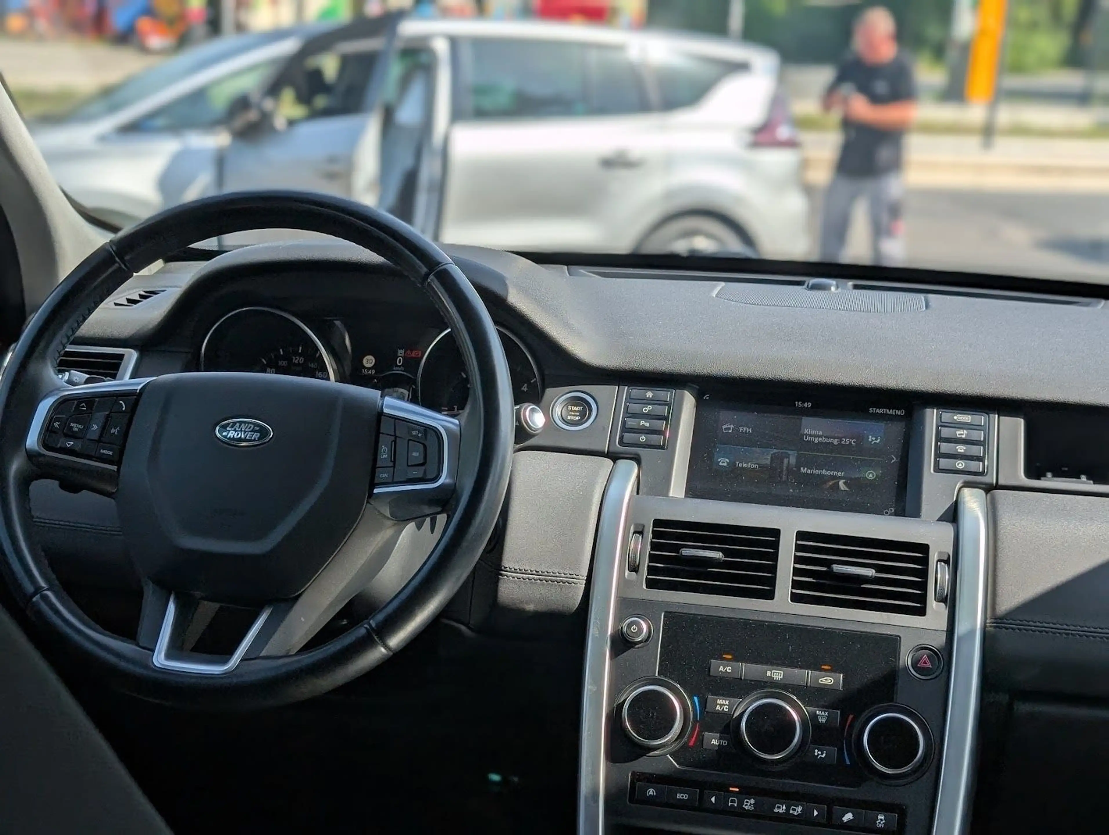 Land Rover Discovery Sport Discovery Sport SE AWD Bi-Xenon LED 9G Automatik — photo 10