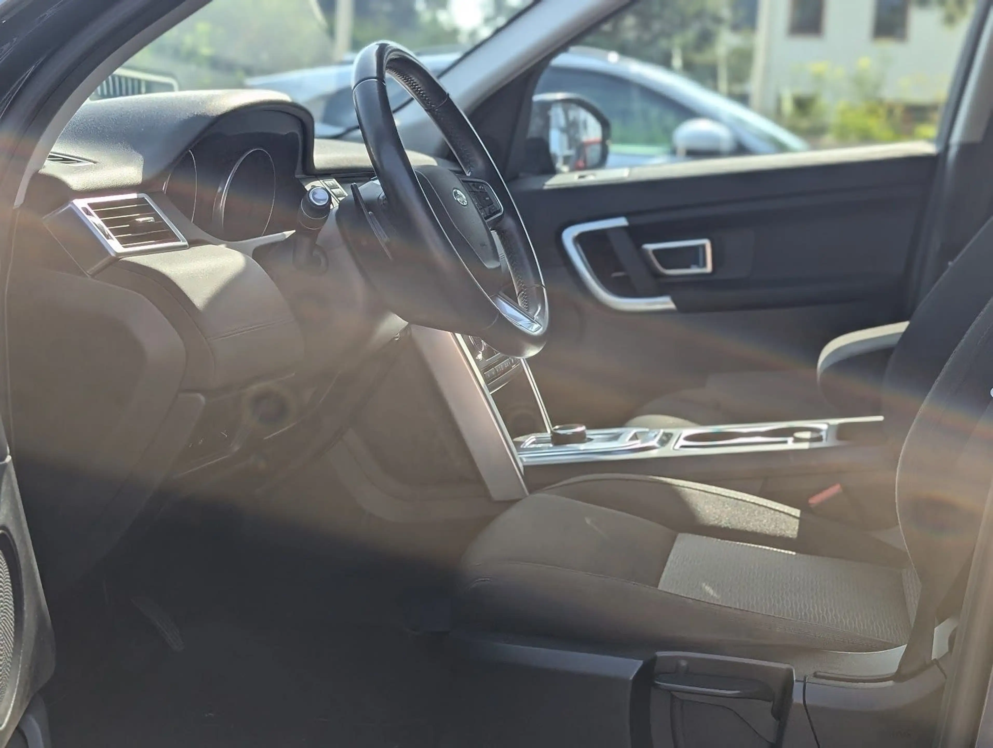Land Rover Discovery Sport Discovery Sport SE AWD Bi-Xenon LED 9G Automatik — photo 9