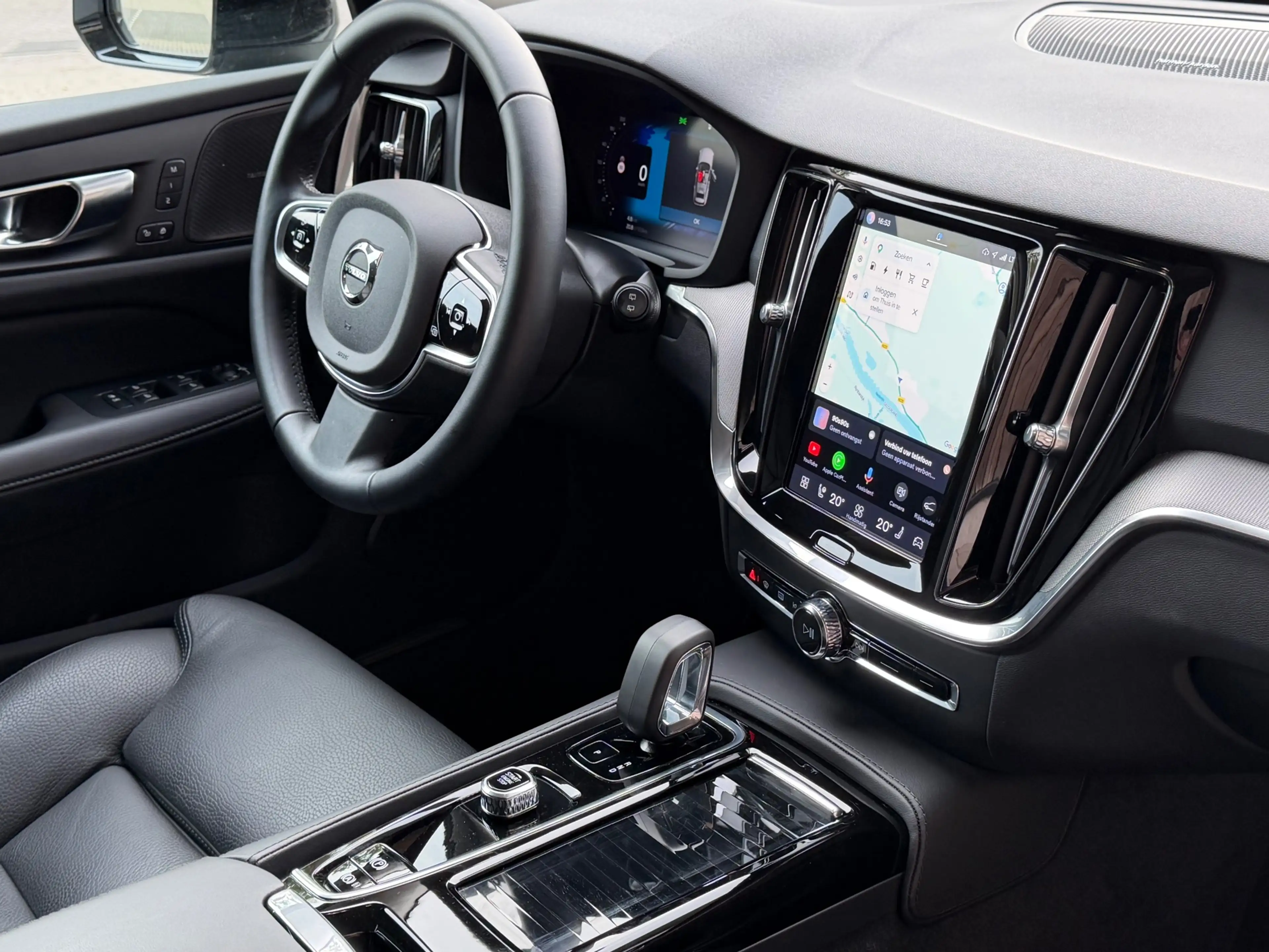 Volvo V60 2.0 T8 Plug-in hybrid AWD Ultra Dark / 360 Camera — photo 13