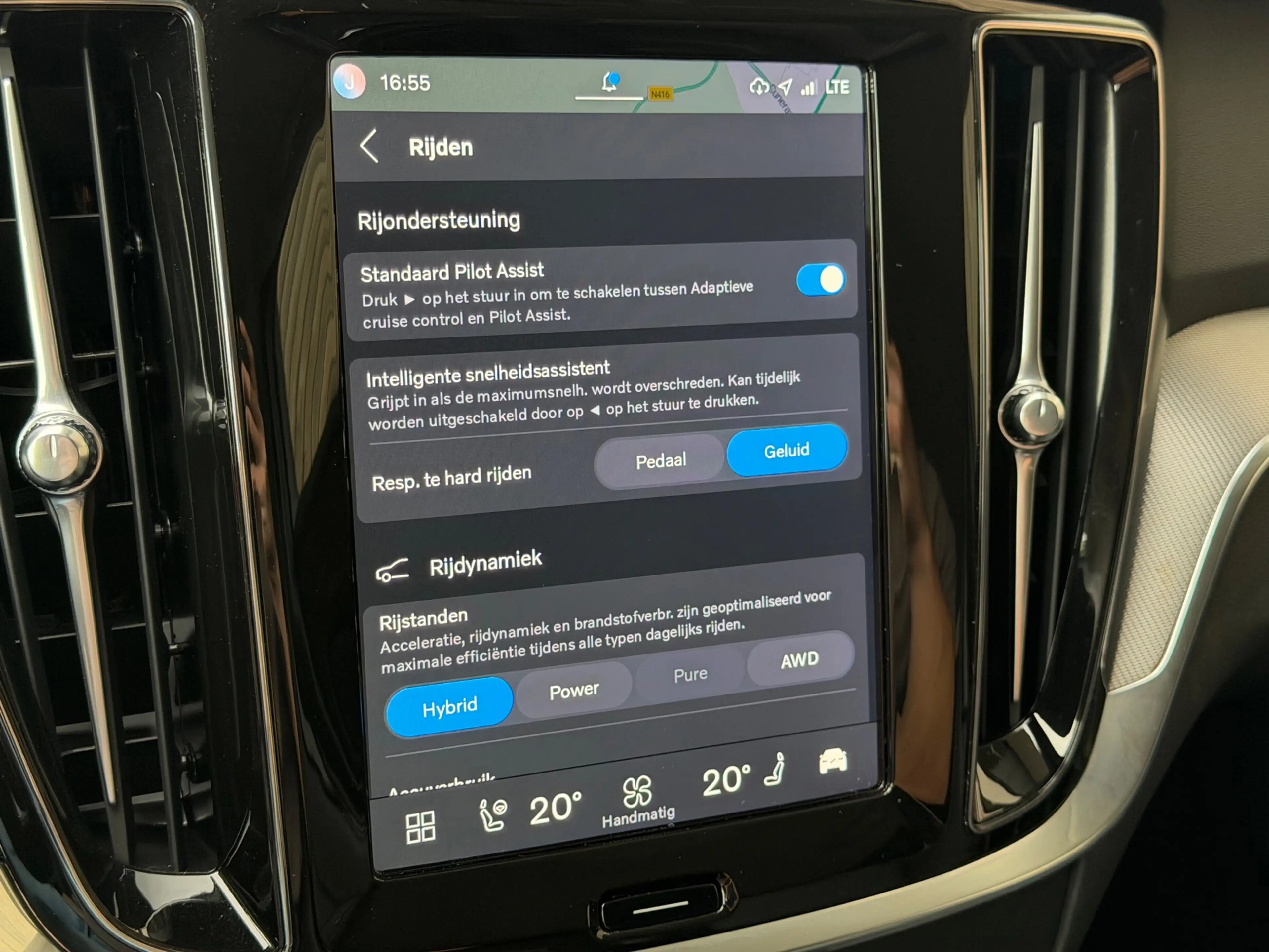 Volvo V60 2.0 T8 Plug-in hybrid AWD Ultra Dark / 360 Camera — photo 28