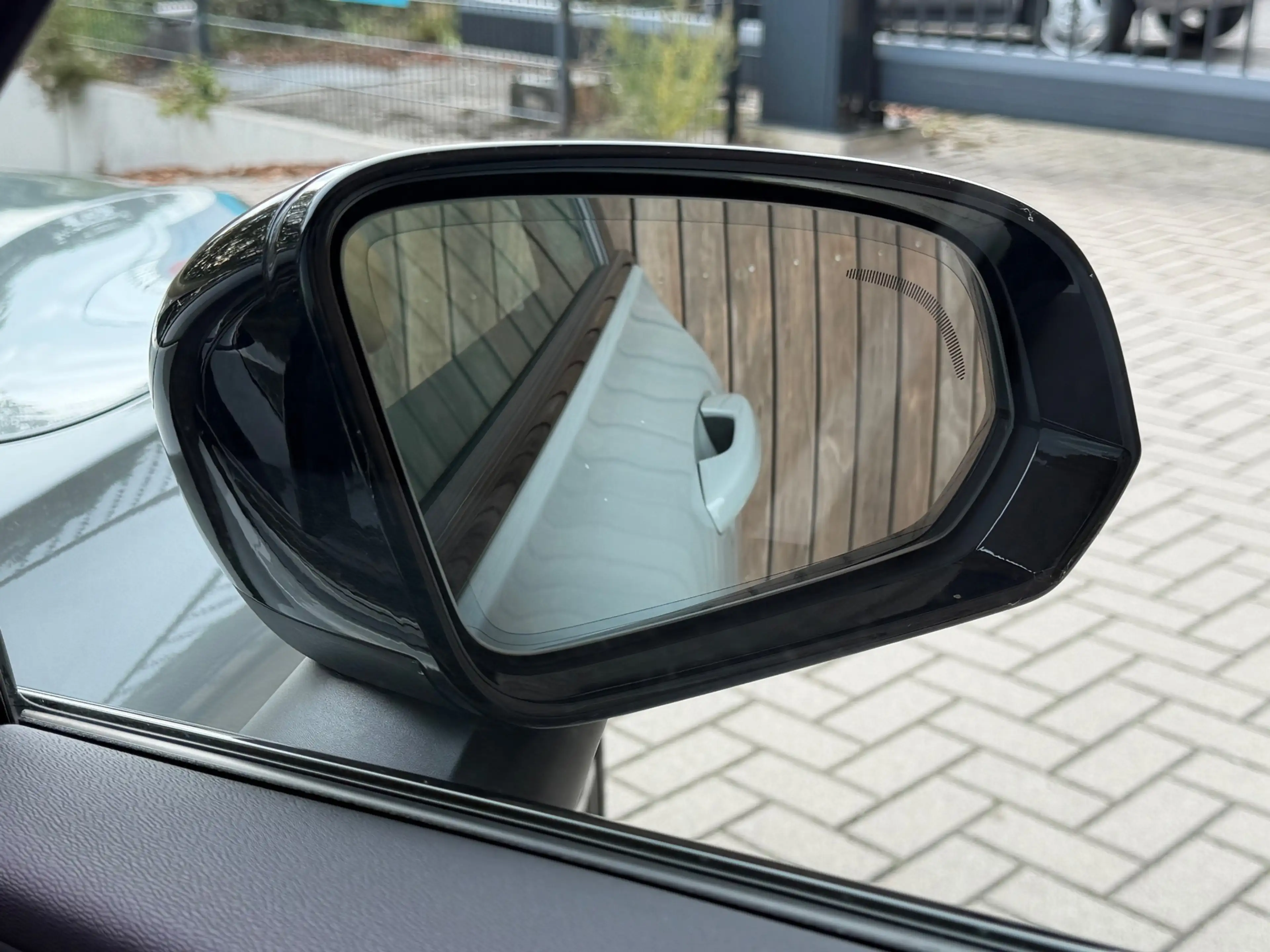 Volvo V60 2.0 T8 Plug-in hybrid AWD Ultra Dark / 360 Camera — photo 14