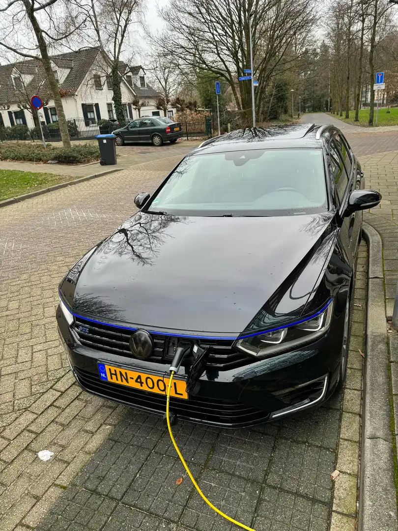 Volkswagen Passat 1.4 TSI GTE Highline Zwart - 1
