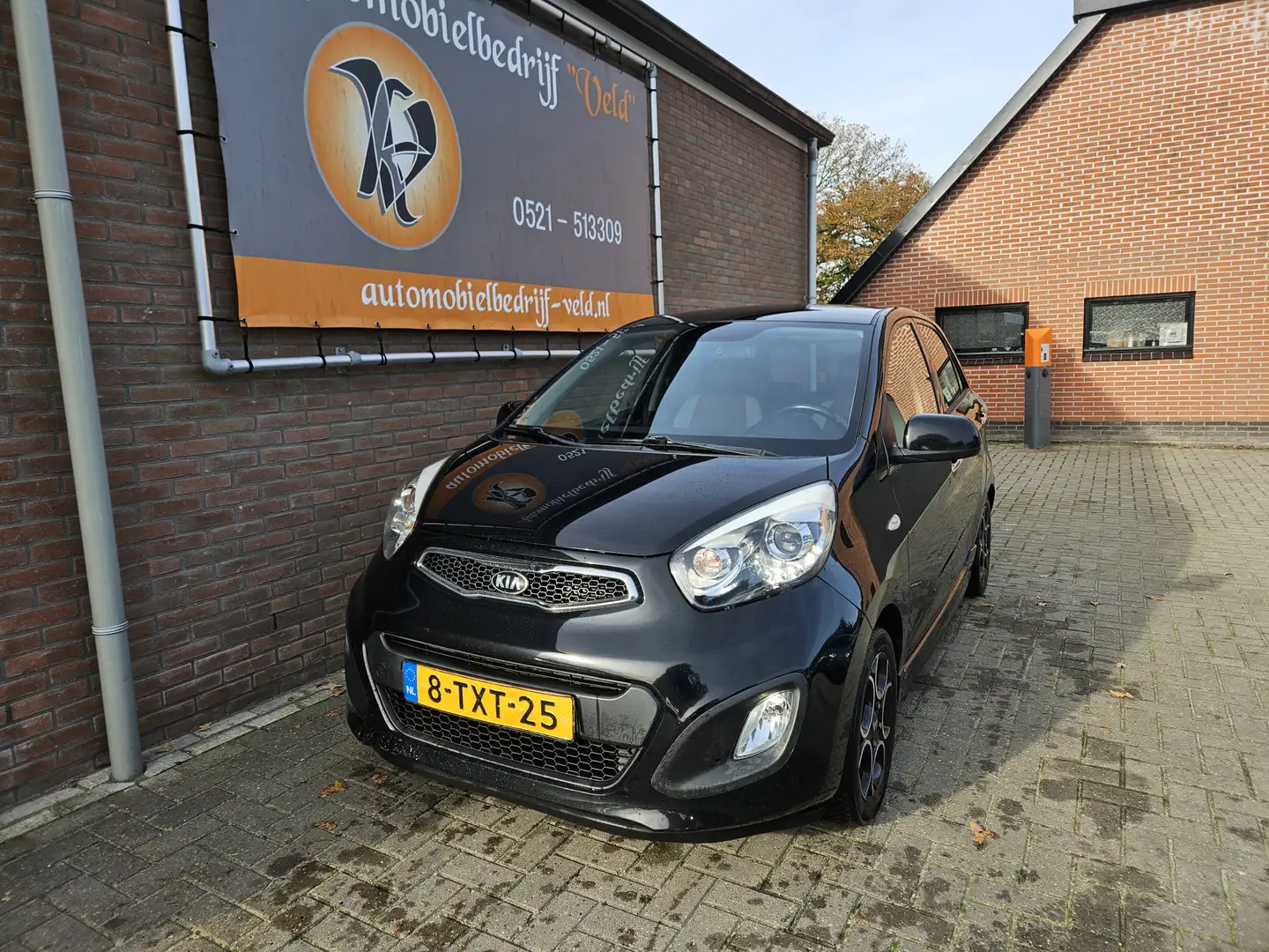 Kia Picanto 1.0 CVVT World Cup Ed. (tik in de motor) Noir - 1