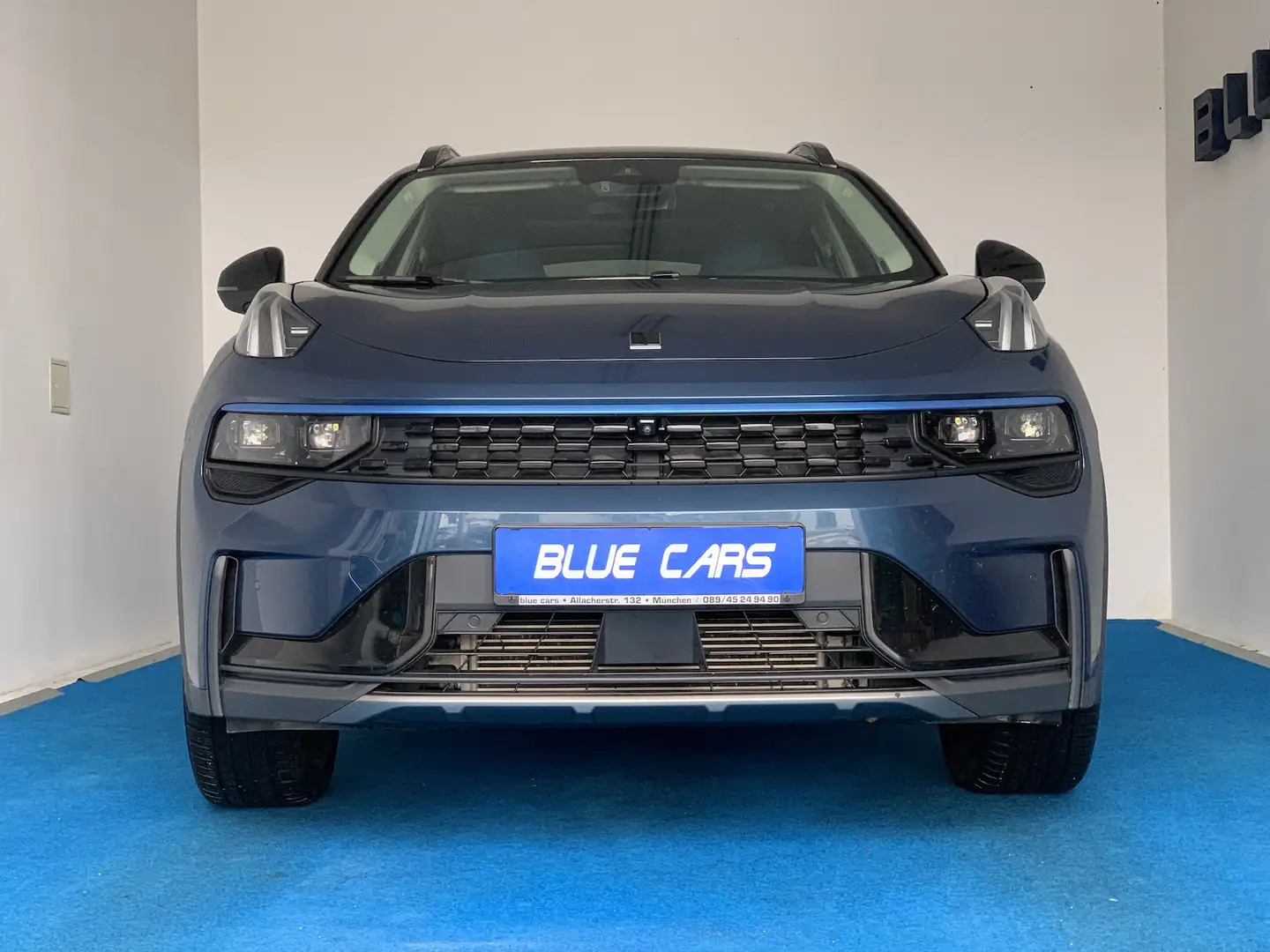 Lynk & Co 01 1.5 T PHEV Pano/SHZ/Navi/Cam/PDC Blau - 2