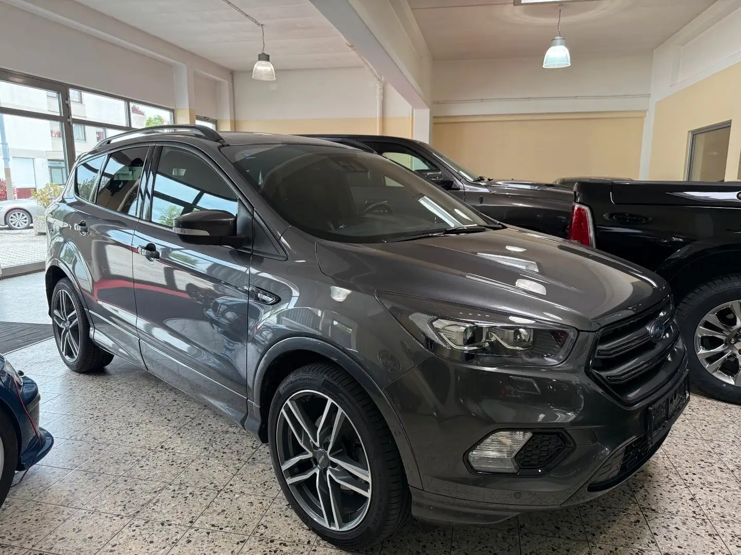 Ford Kuga ST-Line°50.400KM°150PS° Grau - 2