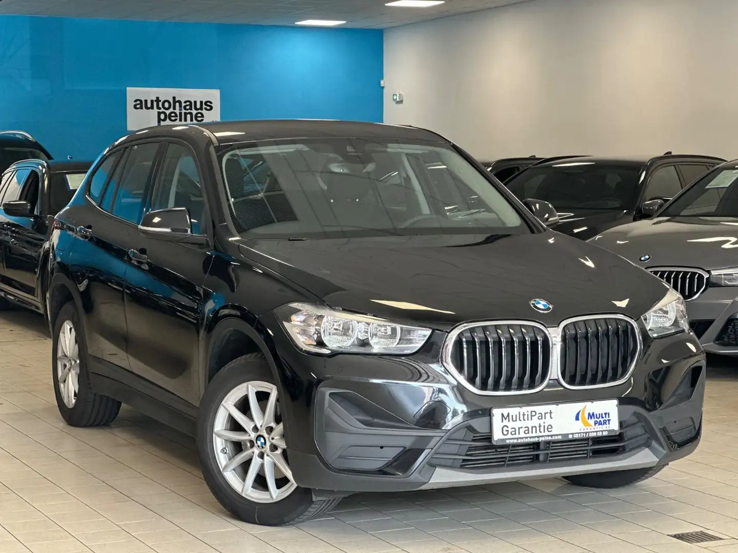 BMW X1 sDrive 18d Advantage Aut/Navi/SitzHz/Tempomat Schwarz - 1