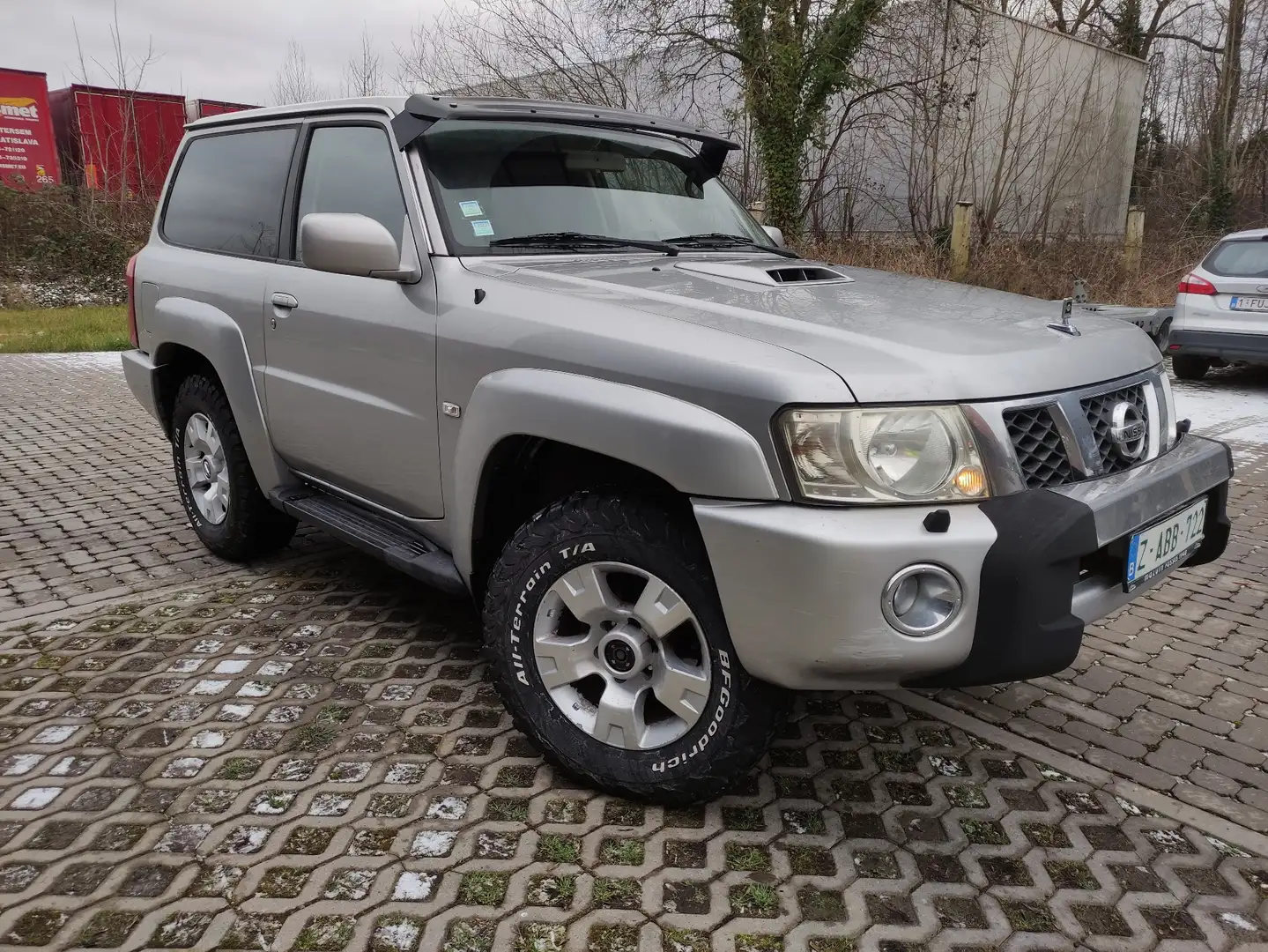 Nissan Patrol 3.0 dci XE Grau - 2