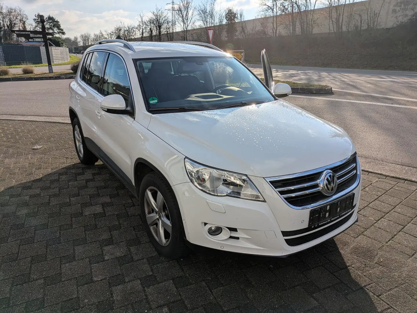 Volkswagen Tiguan Team BMT Weiß - 1