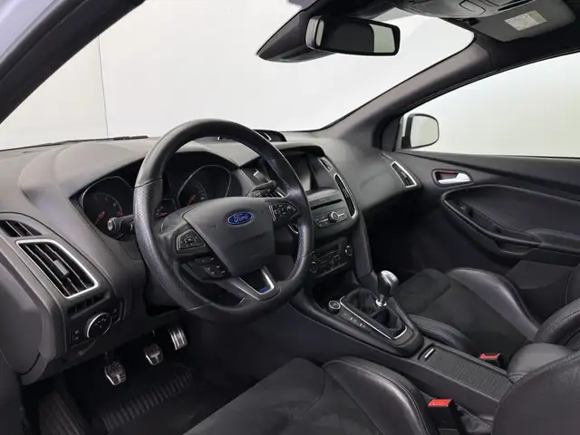 Ford Focus view 9