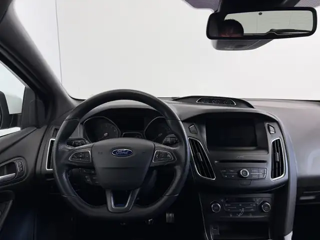 Ford Focus view 11