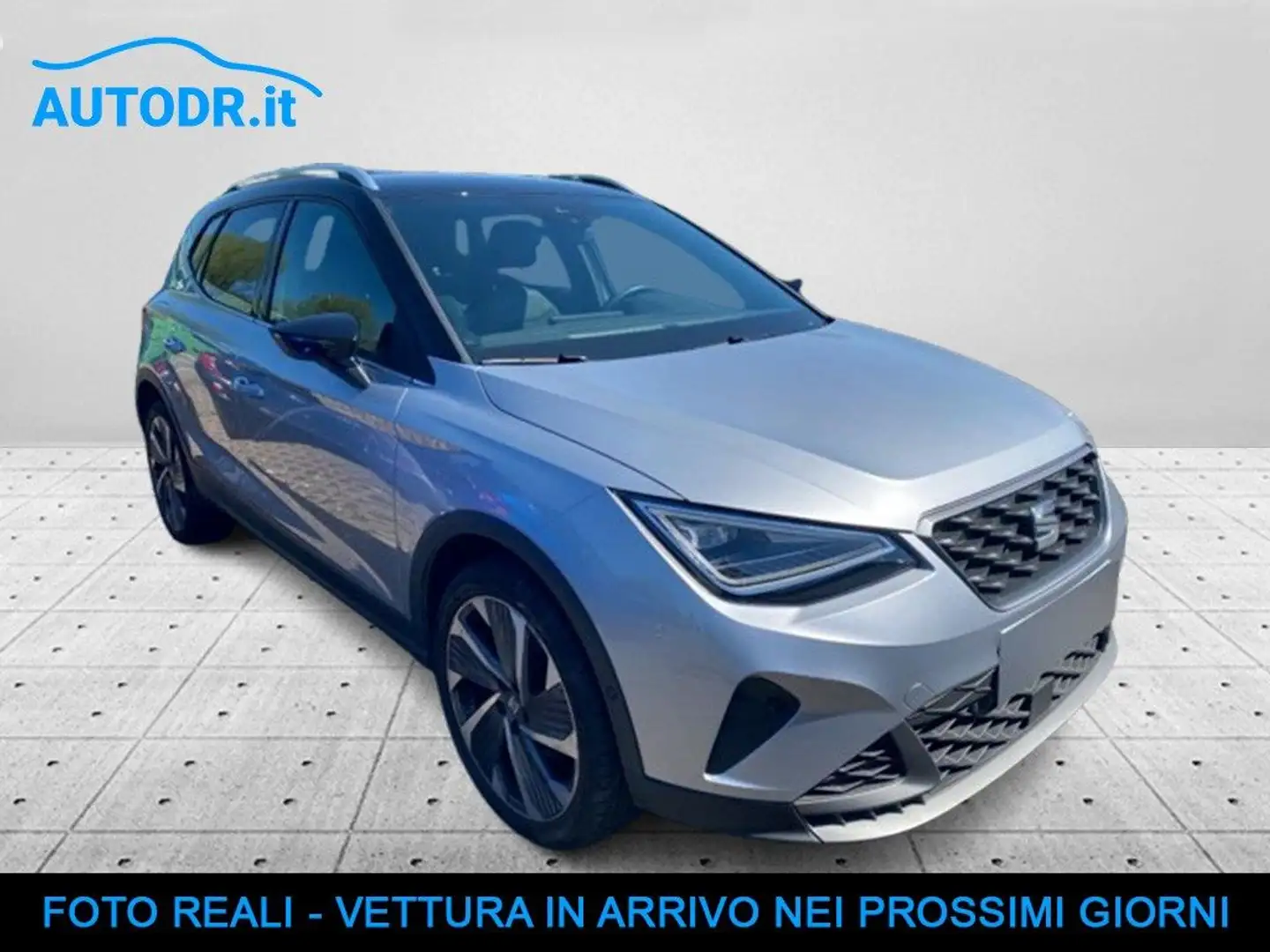 SEAT Arona 1.0 TGI FR Virtual, LED, Navi, Sedili risc, Retroc Argento - 2