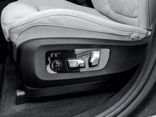 BMW X6 view 8