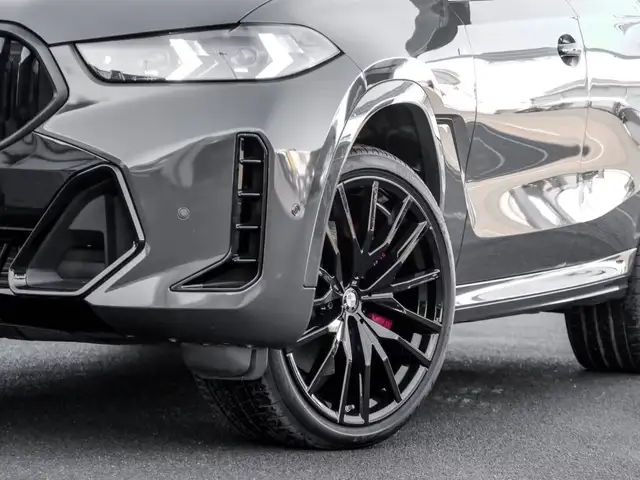 BMW X6 view 4