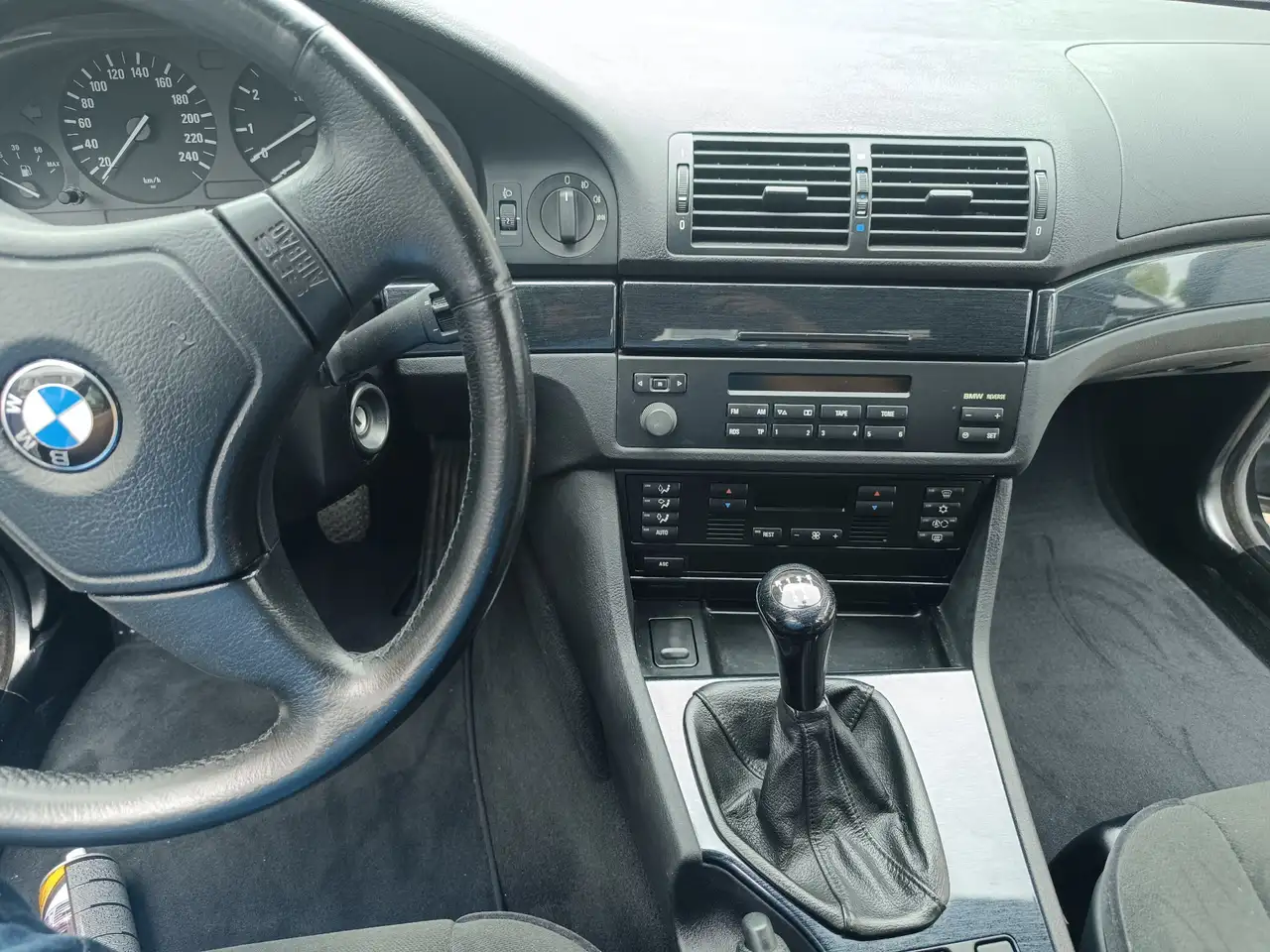 BMW 520i, foto 2