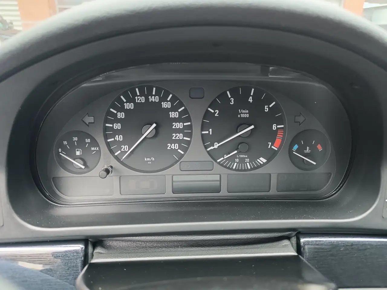 BMW 520i, foto 1