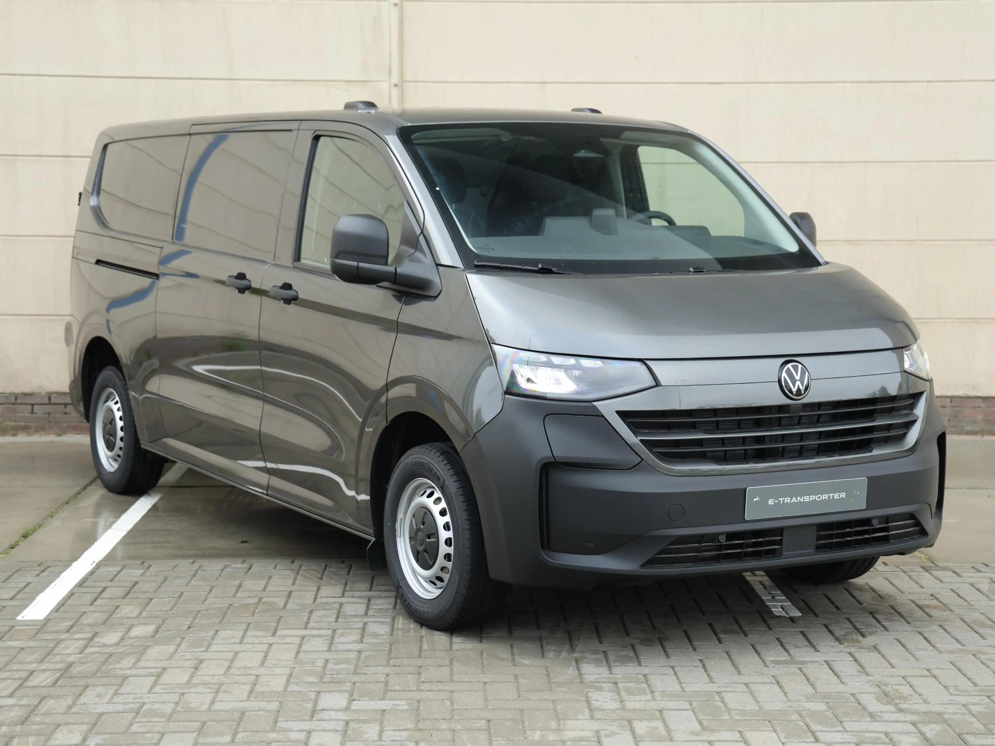 Volkswagen Transporter e-Transporter Bestelwagen L2 71 kWh 136PK | Naviga — photo 3