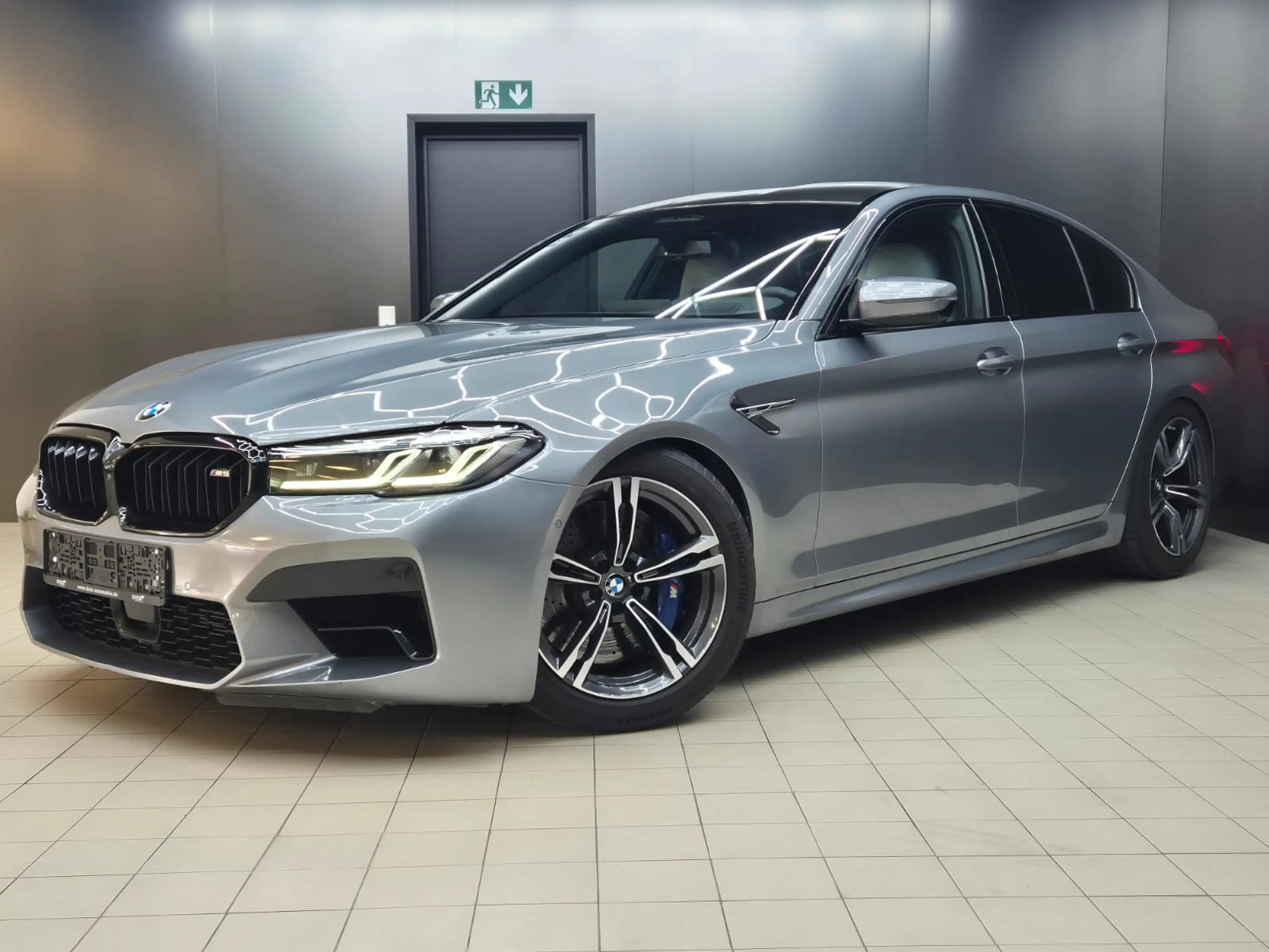 BMW M5 Lim. CARBON+SOFT+HEAD+360°+H&K+MEMO+ACC+LED+ — photo 3