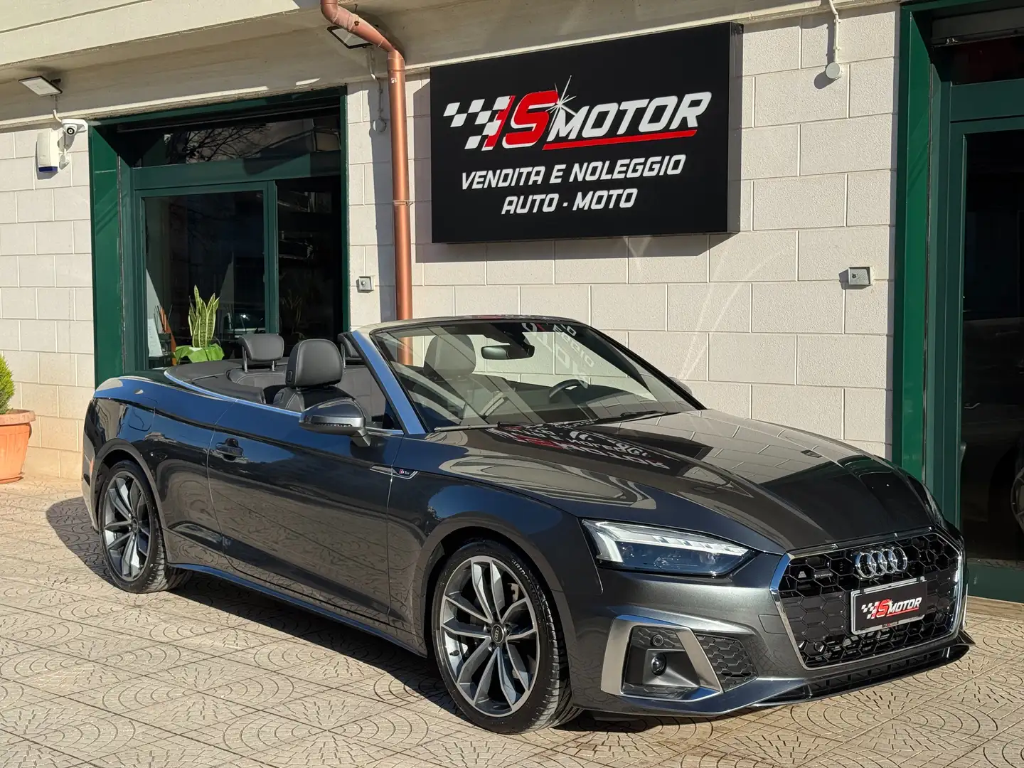 Audi A5 Cabrio 40 tdi mhev S line quattro 204cv s-tronic Grijs - 1