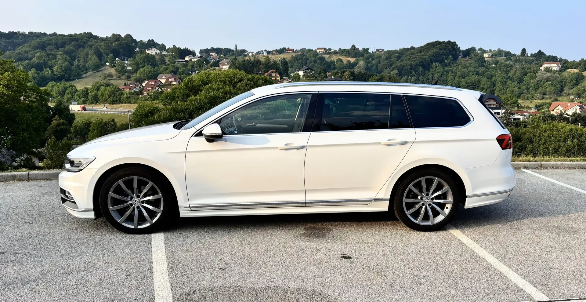 Volkswagen Passat Variant Highline R-Line 2,0 TDI SCR DSG Weiß - 2