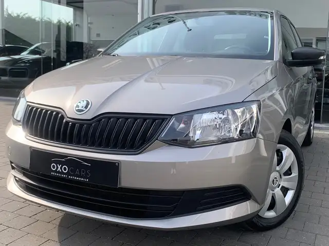 Skoda Fabia 1.0i Essence / Radio USB / Bluetooth / Faible km