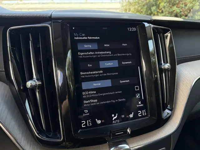 Volvo XC60 view 15