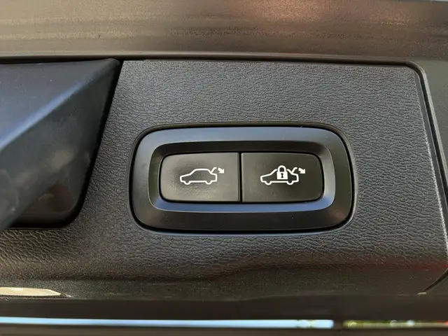 Volvo XC60 view 25