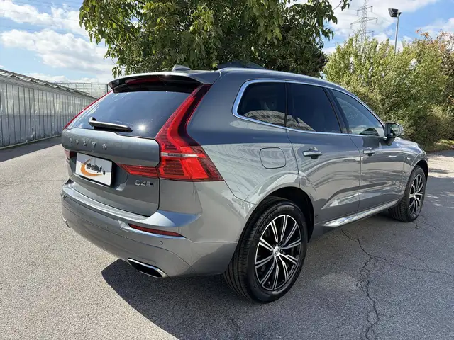 Volvo XC60 view 3