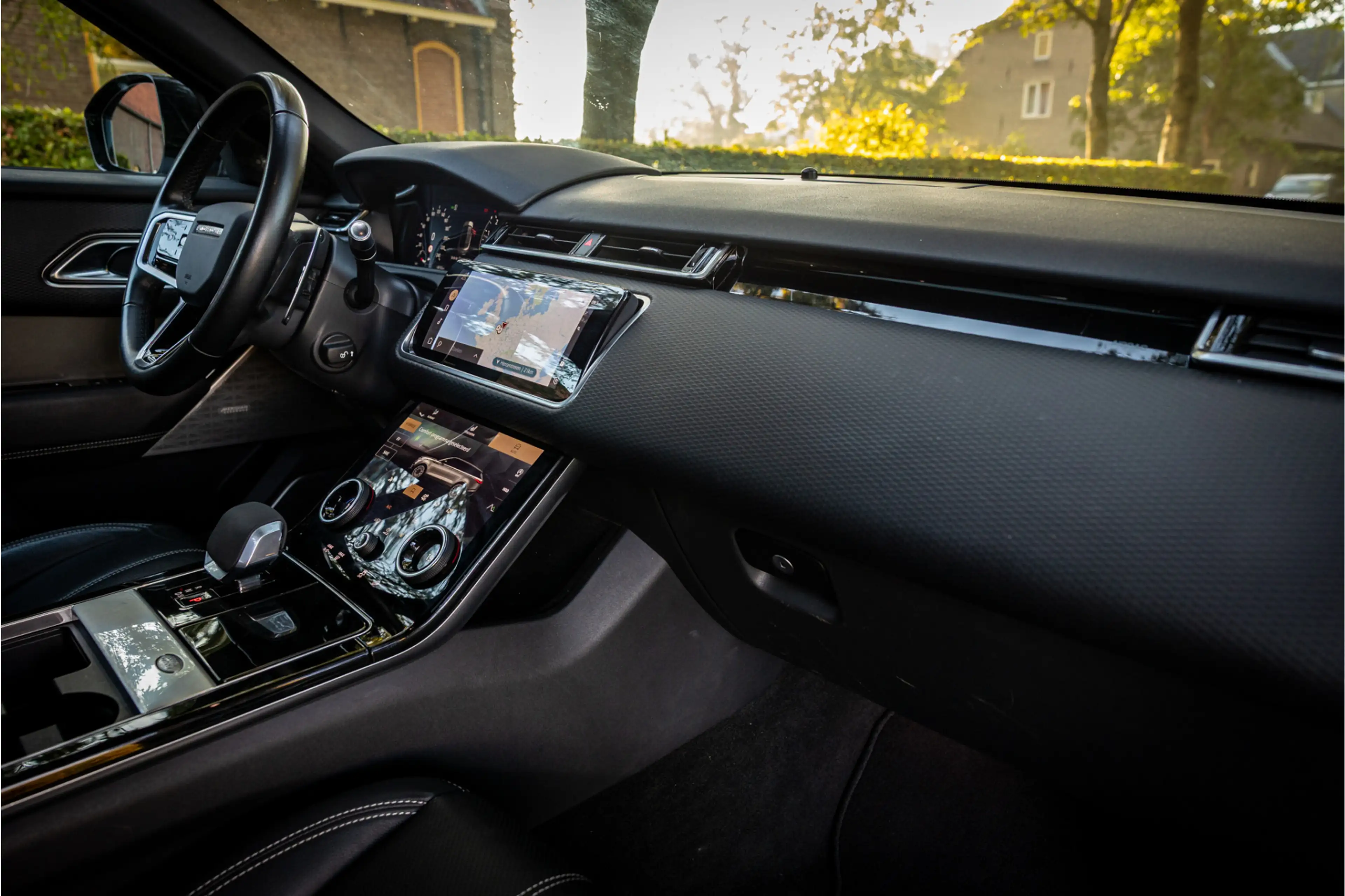 Land Rover Range Rover Velar 2.0 P400e SE Meridian Surround 360 Camera — photo 13