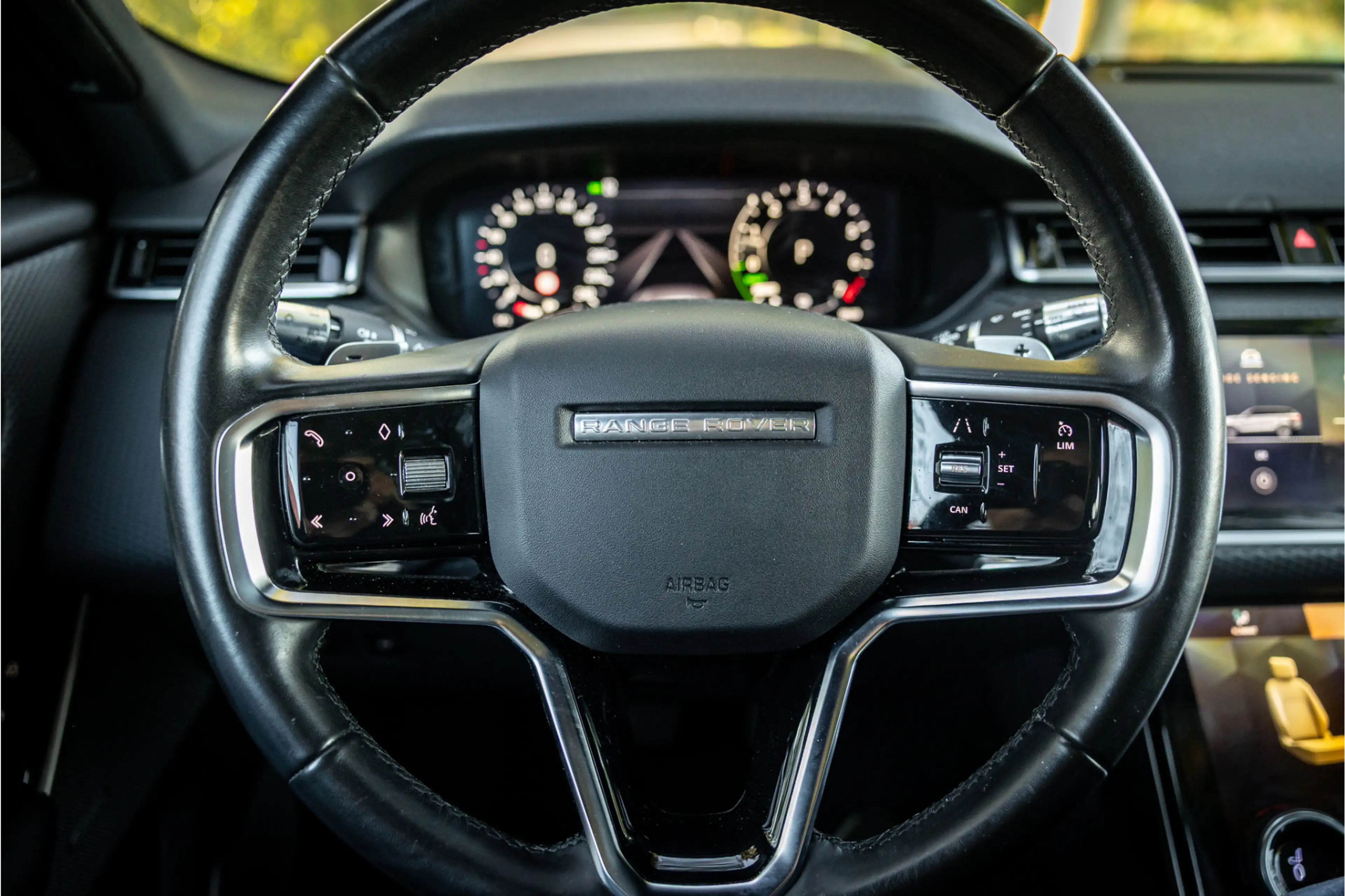 Land Rover Range Rover Velar 2.0 P400e SE Meridian Surround 360 Camera — photo 9