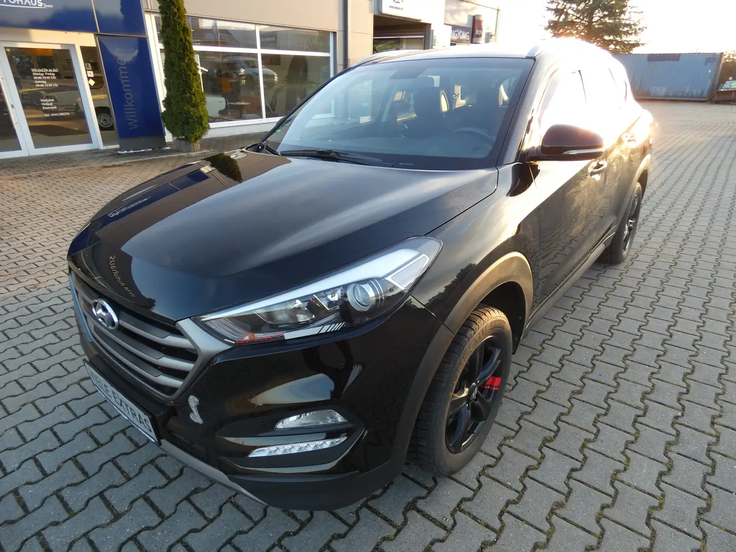 Hyundai TUCSON 1.6 GDi blue 2WD Trend AHK, Sitzheizung, Alu, WR Schwarz - 1