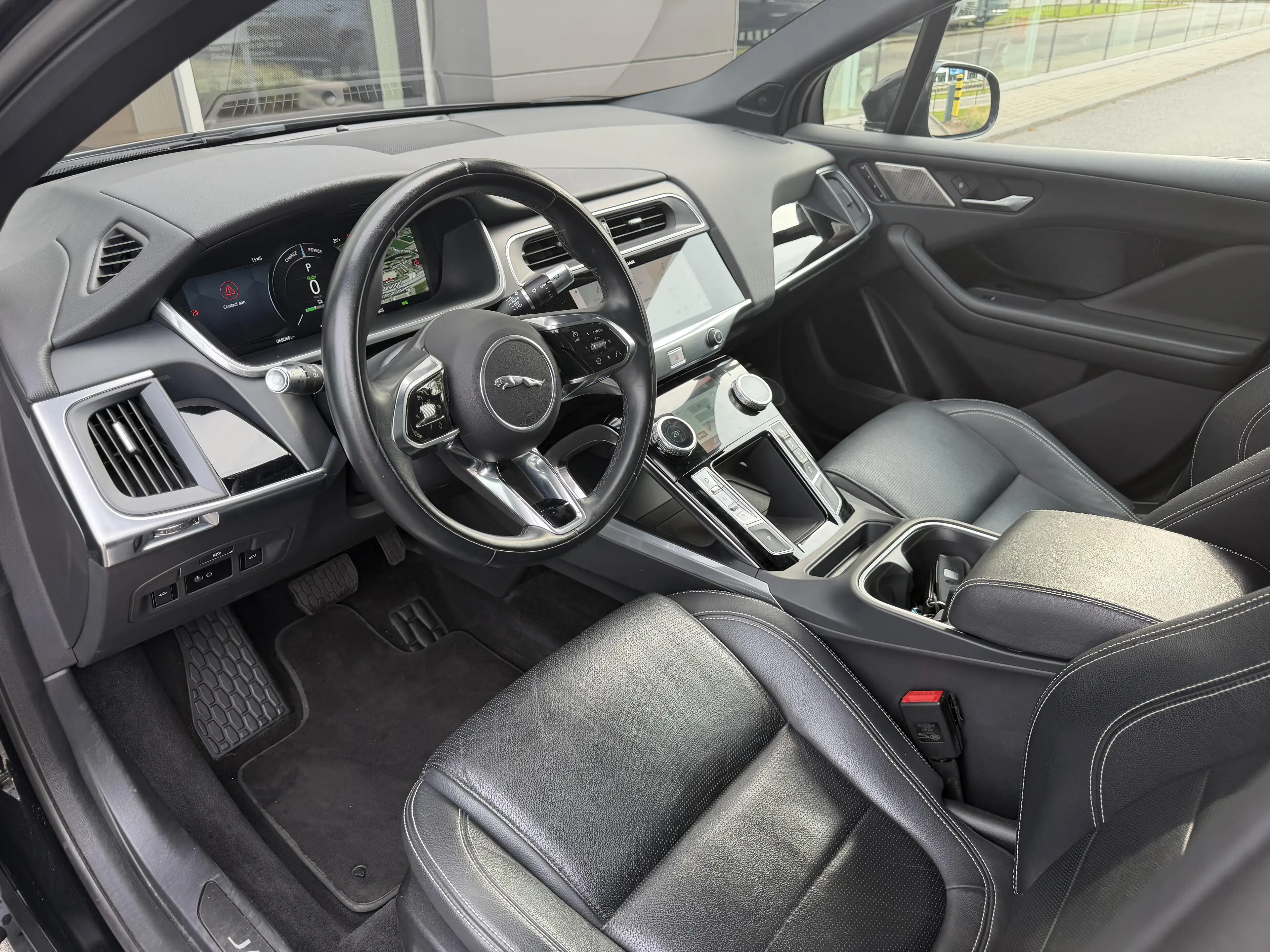 Jaguar I-Pace EV400 SE — photo 6