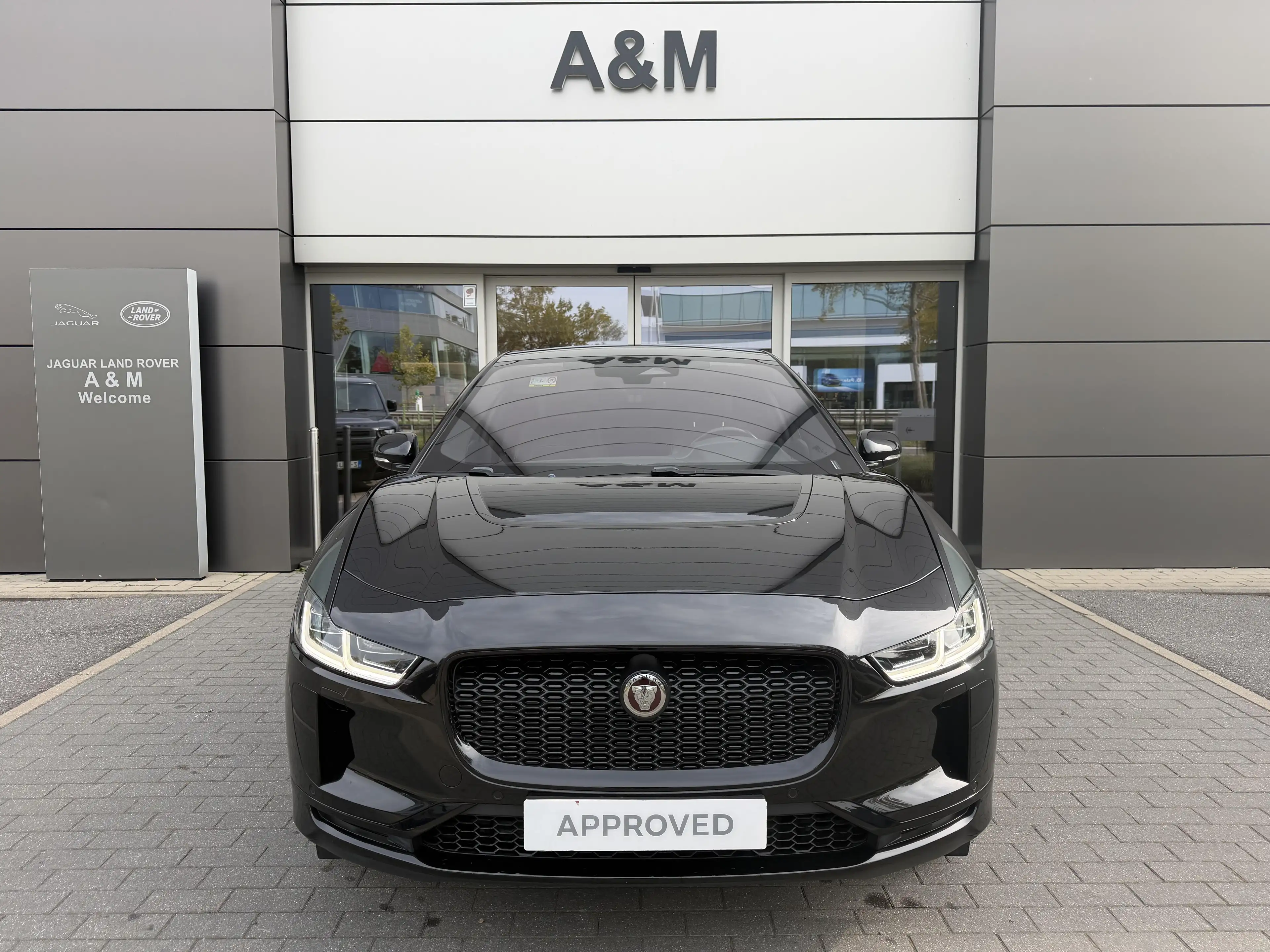 Jaguar I-Pace EV400 SE — photo 2