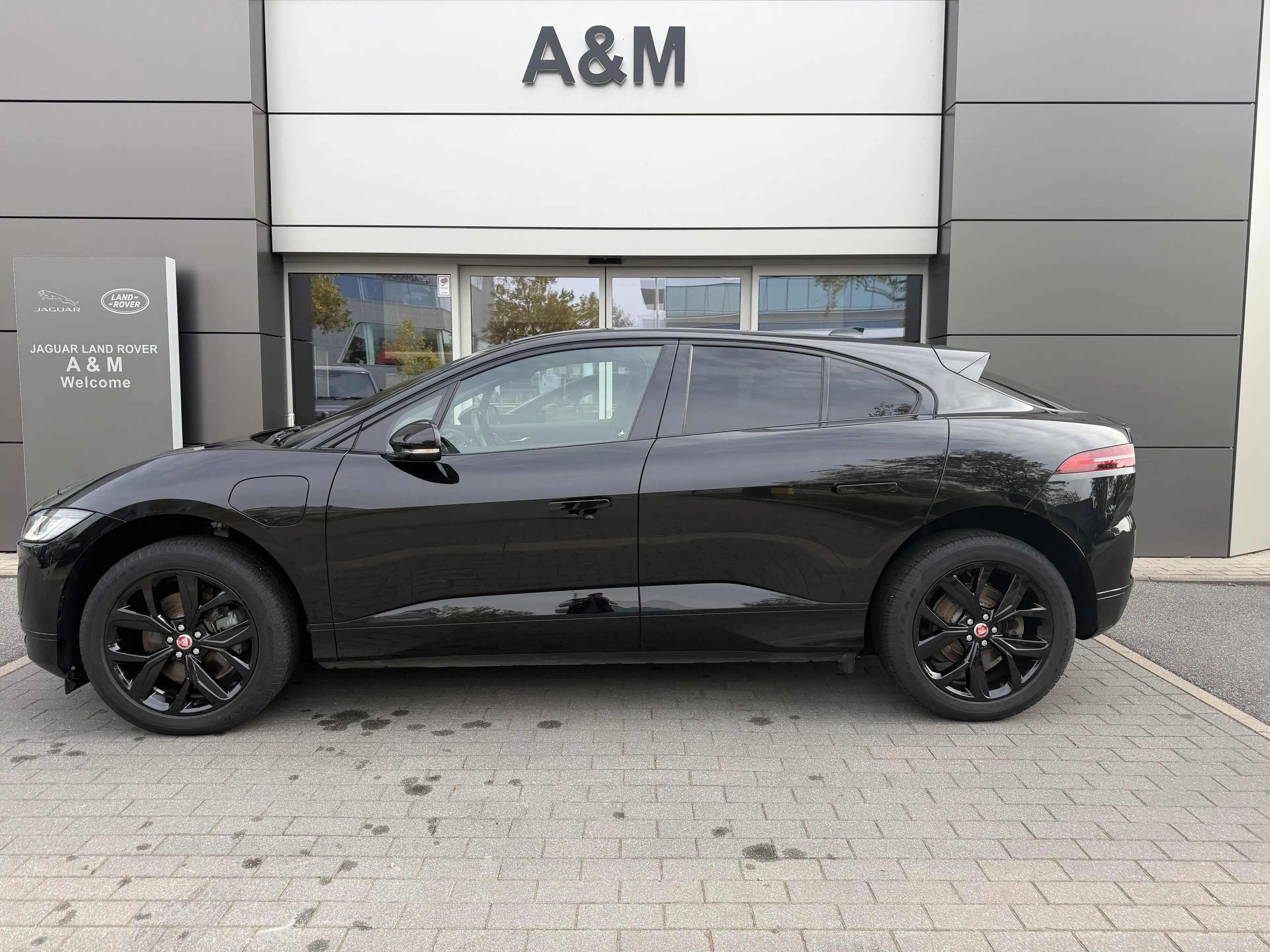 Jaguar I-Pace EV400 SE — photo 3