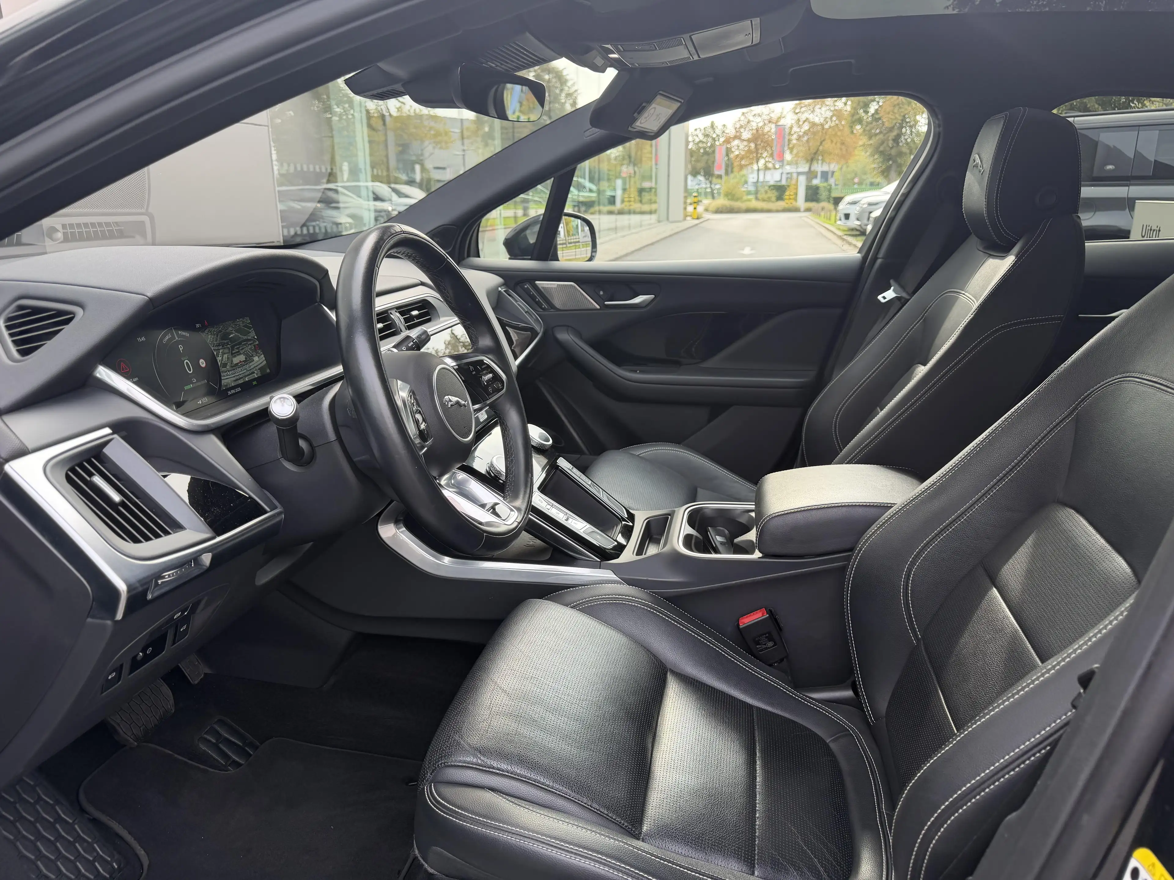 Jaguar I-Pace EV400 SE — photo 7