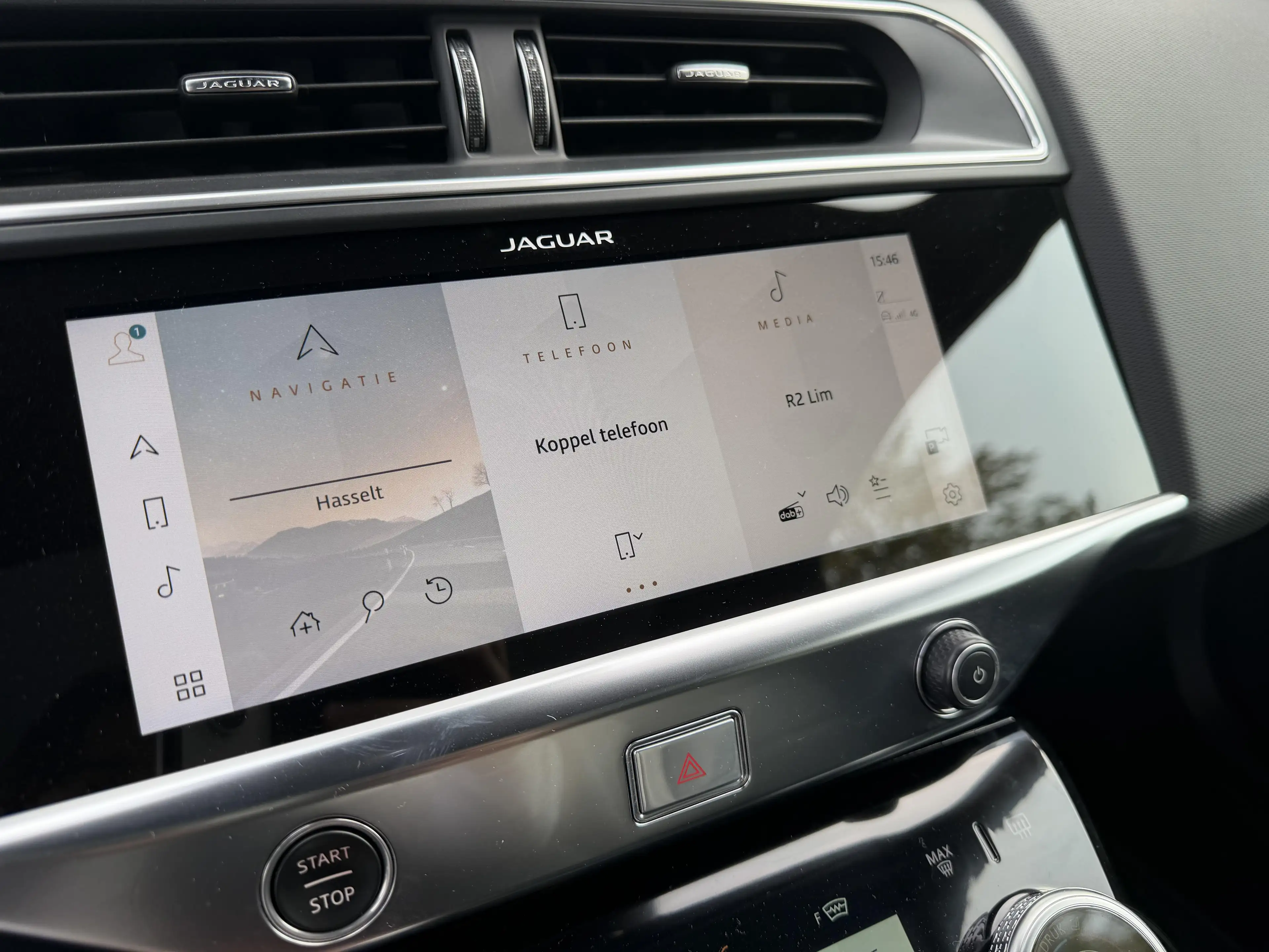 Jaguar I-Pace EV400 SE — photo 11