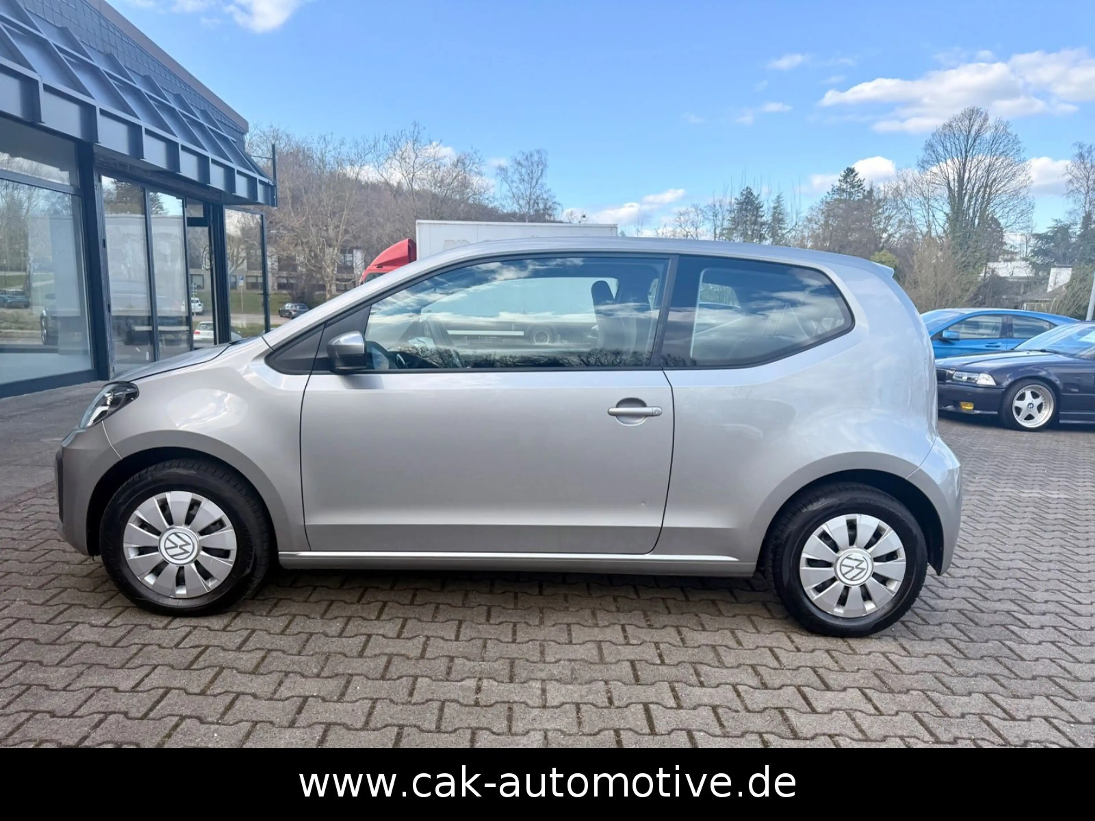 Volkswagen up! Basis / 1.Hand — photo 7