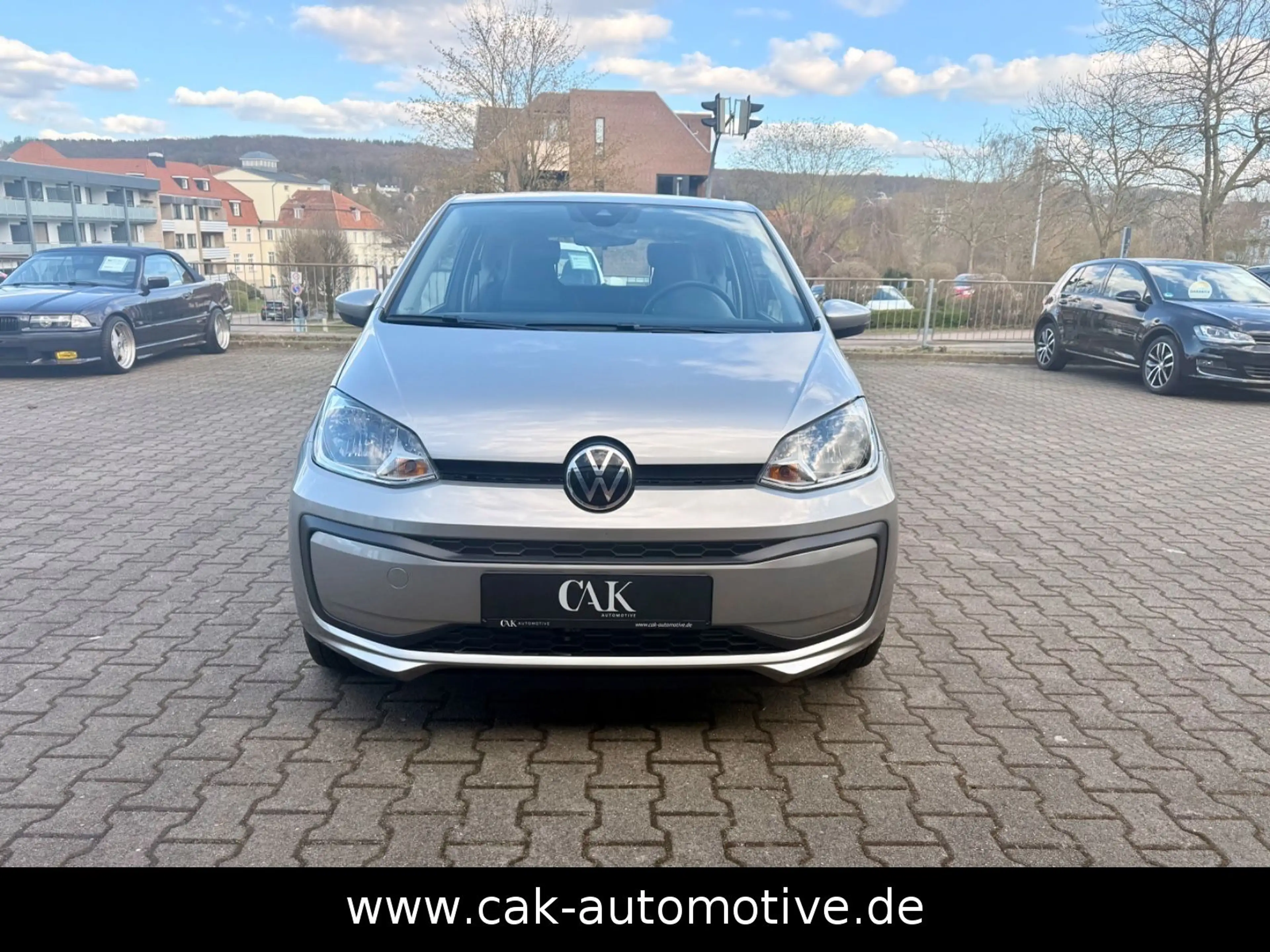 Volkswagen up! Basis / 1.Hand — photo 4