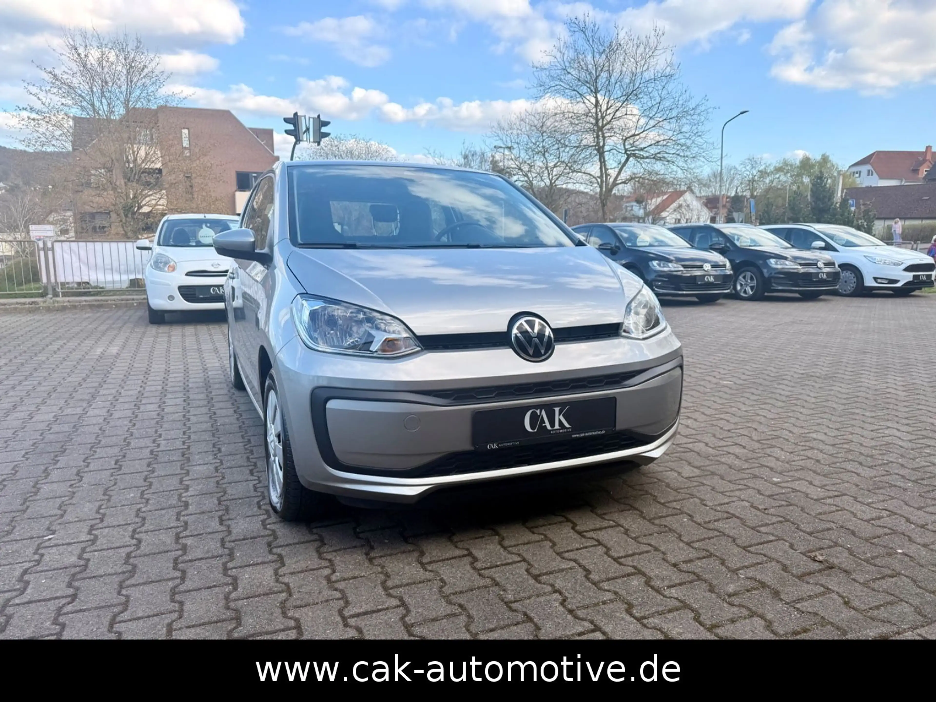 Volkswagen up! Basis / 1.Hand — photo 6