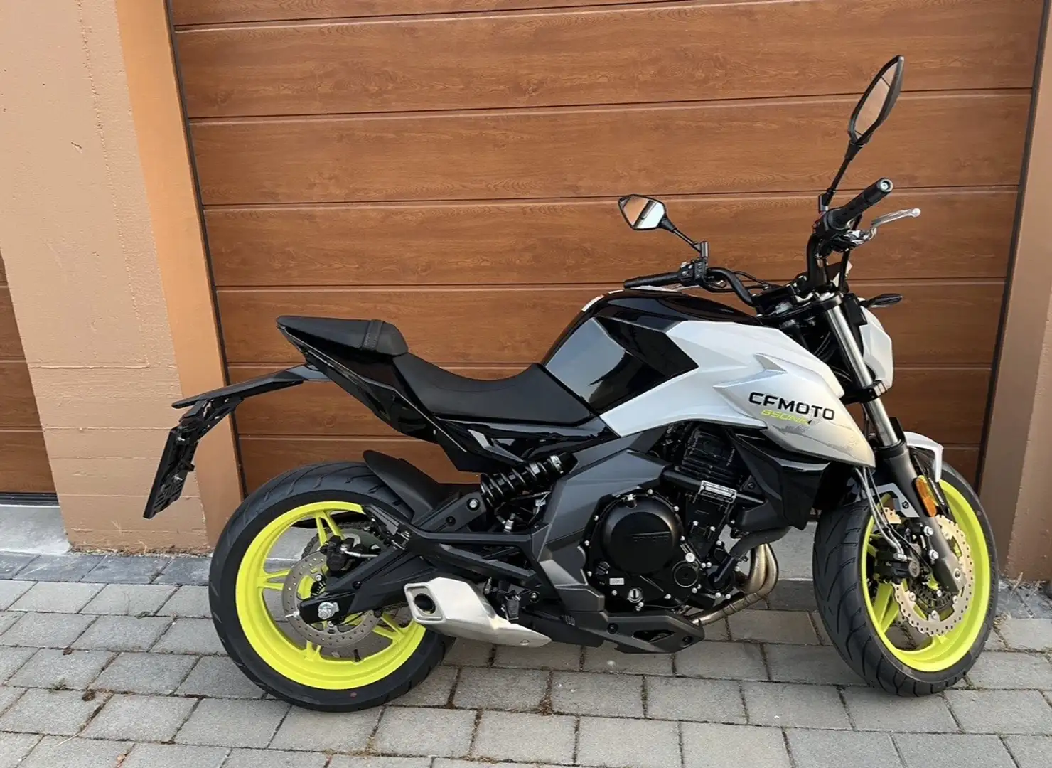CFMOTO 650 NK Blanco - 2