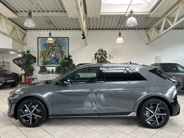 Hyundai Ioniq 5 view 6