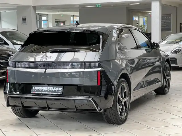 Hyundai Ioniq 5 view 3