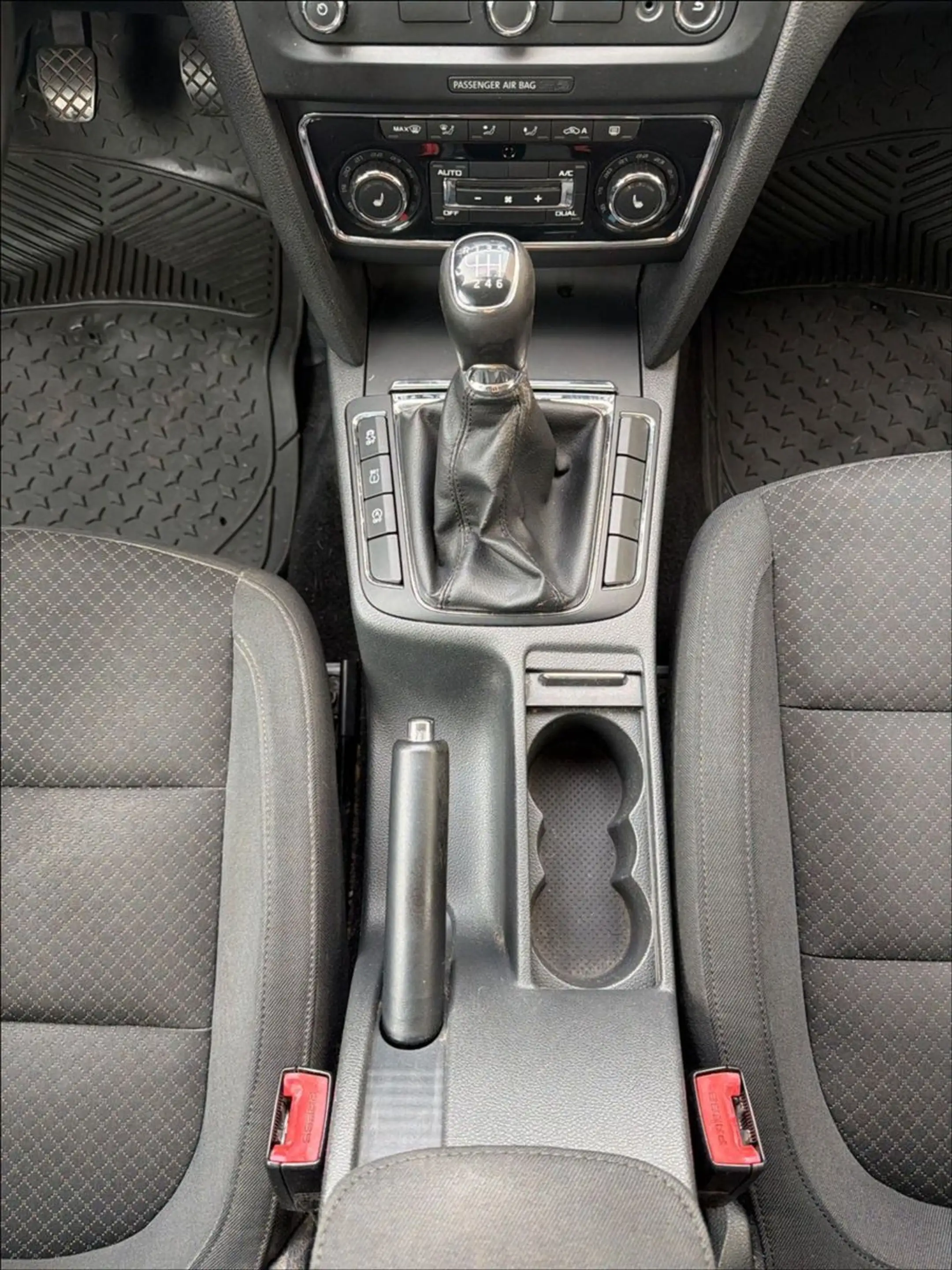 Skoda Superb Combi SHZ/NAVI/KLIMA/8-FACH — photo 17