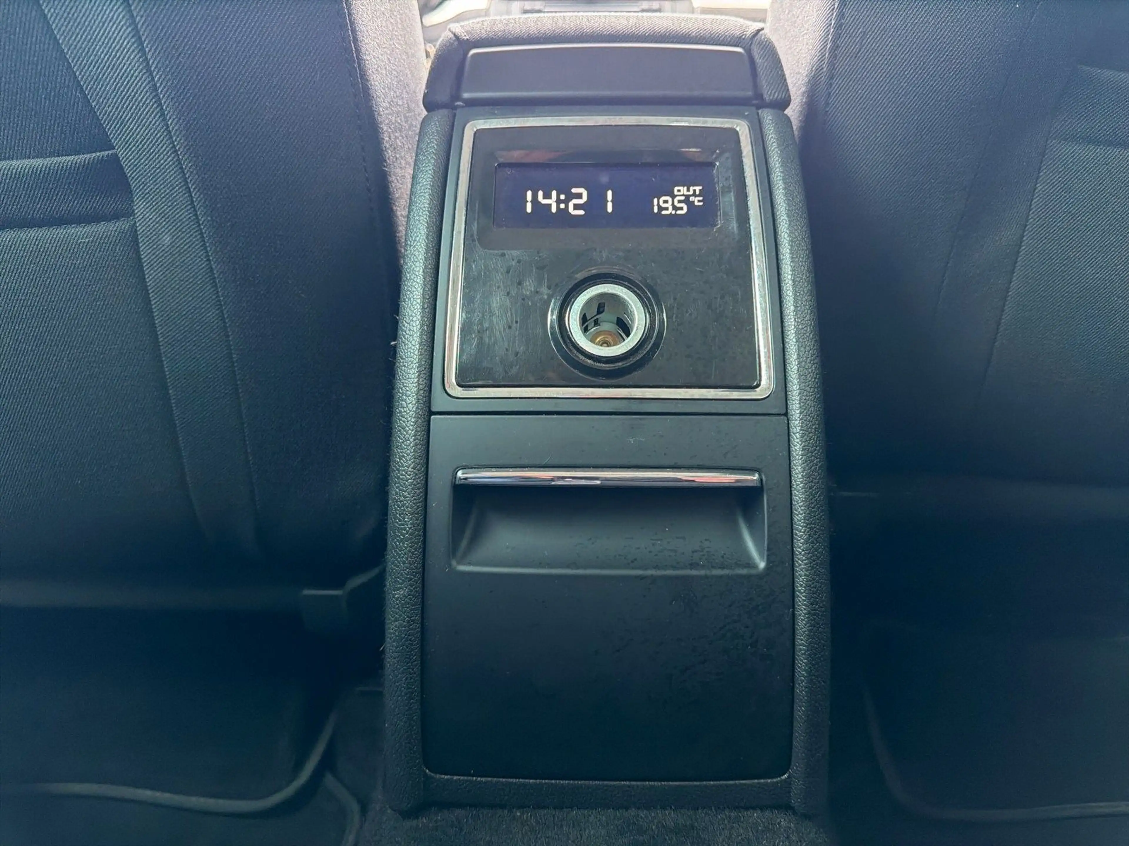 Skoda Superb Combi SHZ/NAVI/KLIMA/8-FACH — photo 19
