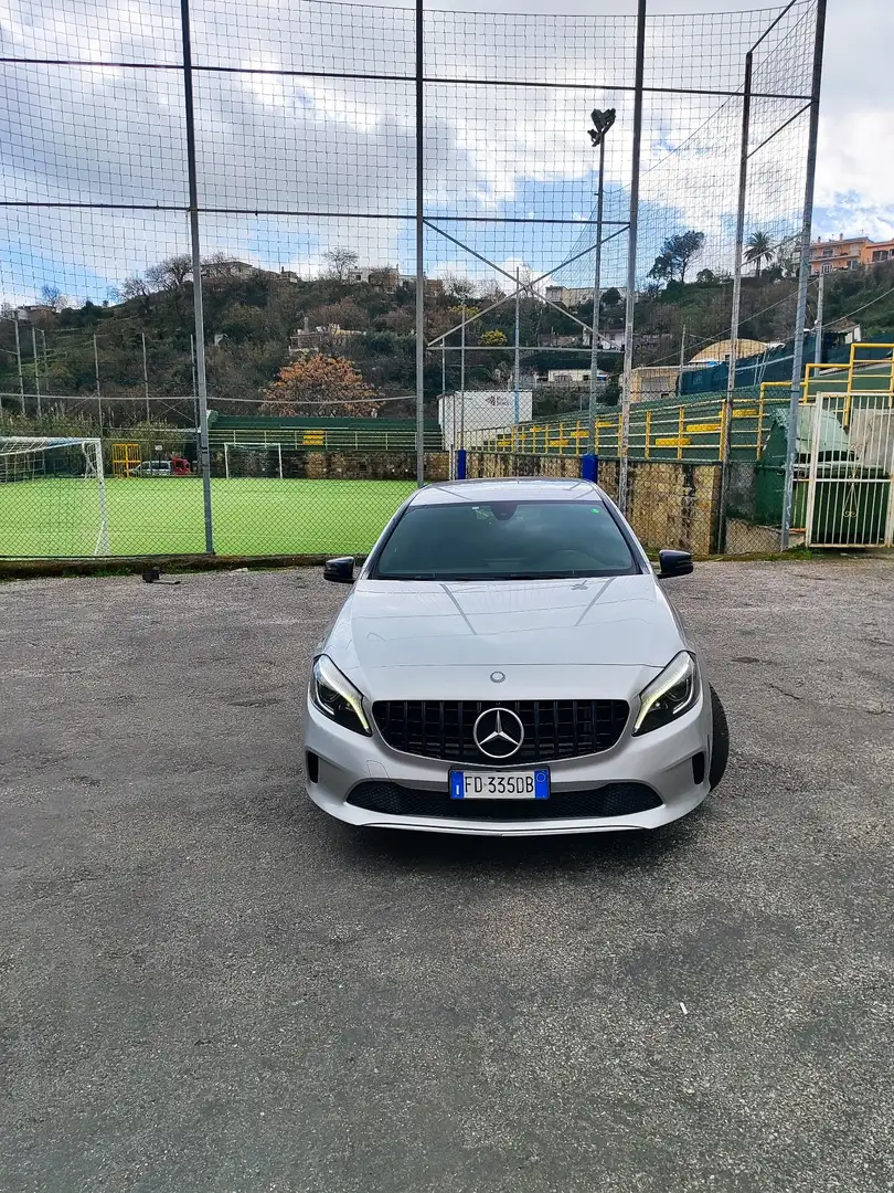 Mercedes-Benz A 220 A 220d - 1