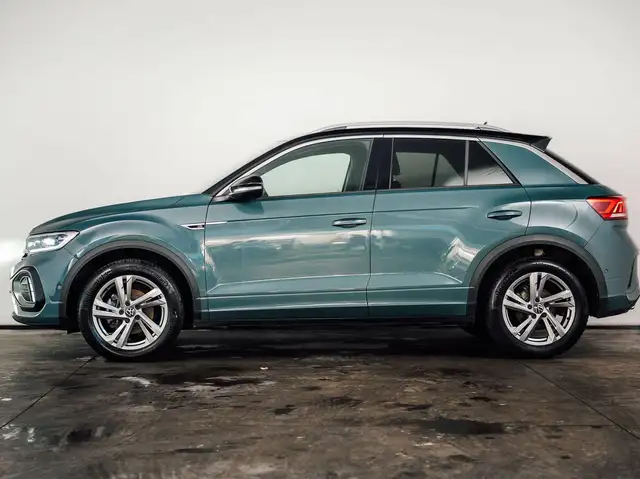 Volkswagen T-Roc view 2