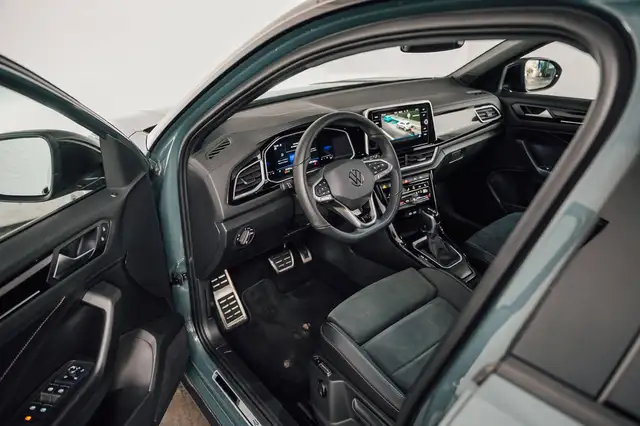 Volkswagen T-Roc view 14