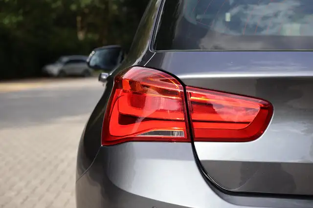 BMW 1 Series view 6