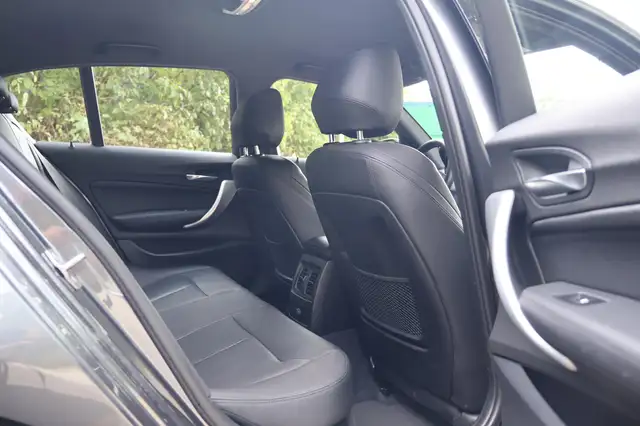 BMW 1 Series view 19